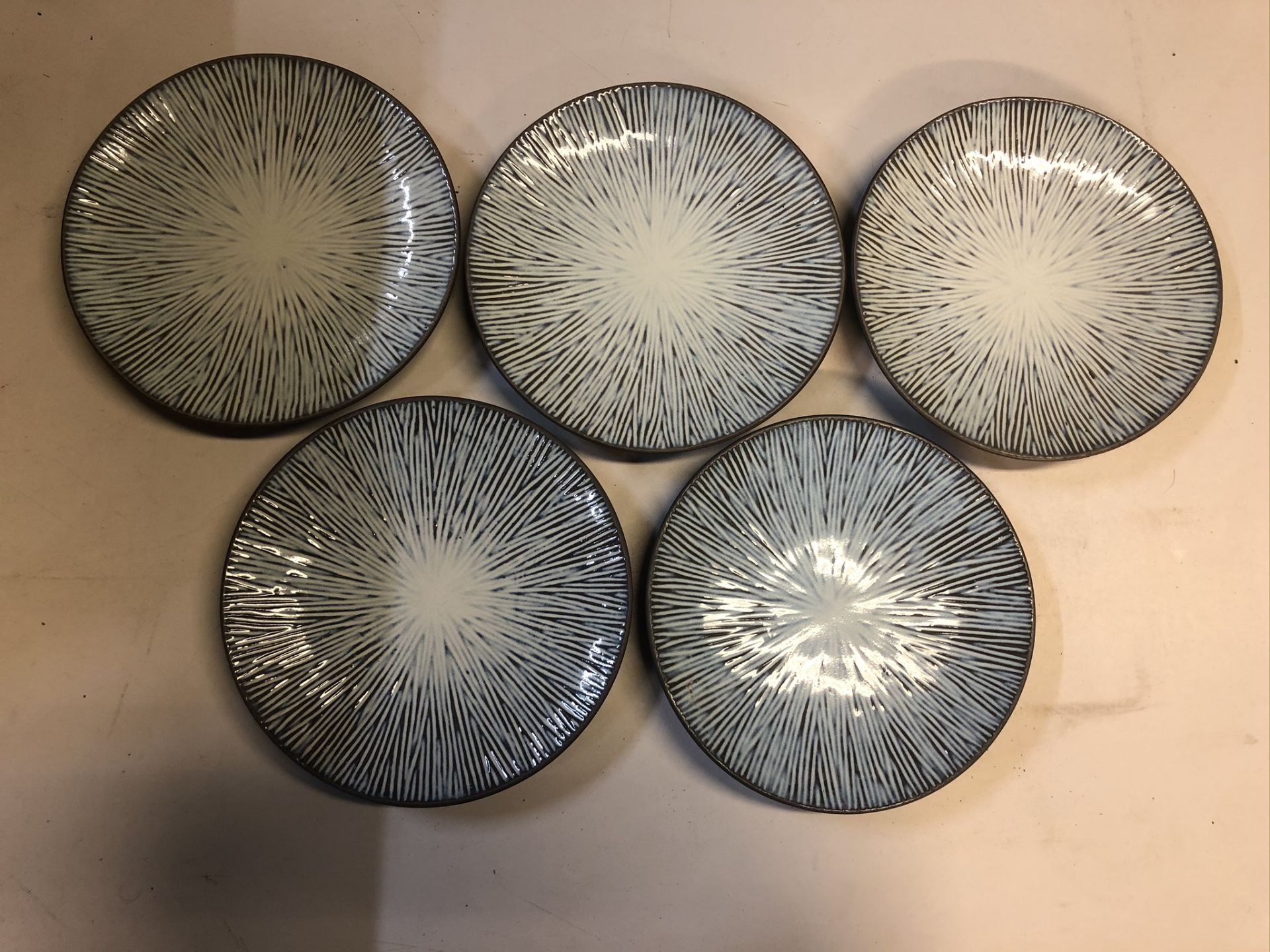 20 x Utopia Porcelain Dinner Plates in Grey/Blue - Image 2 of 4