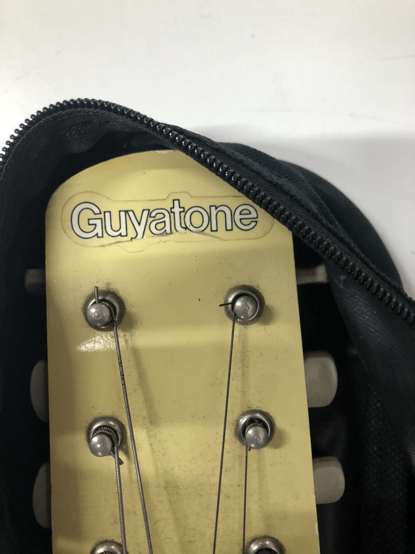 Guyatone Electric Guitar with Gig Bag | RRP £495.00 - Image 3 of 3