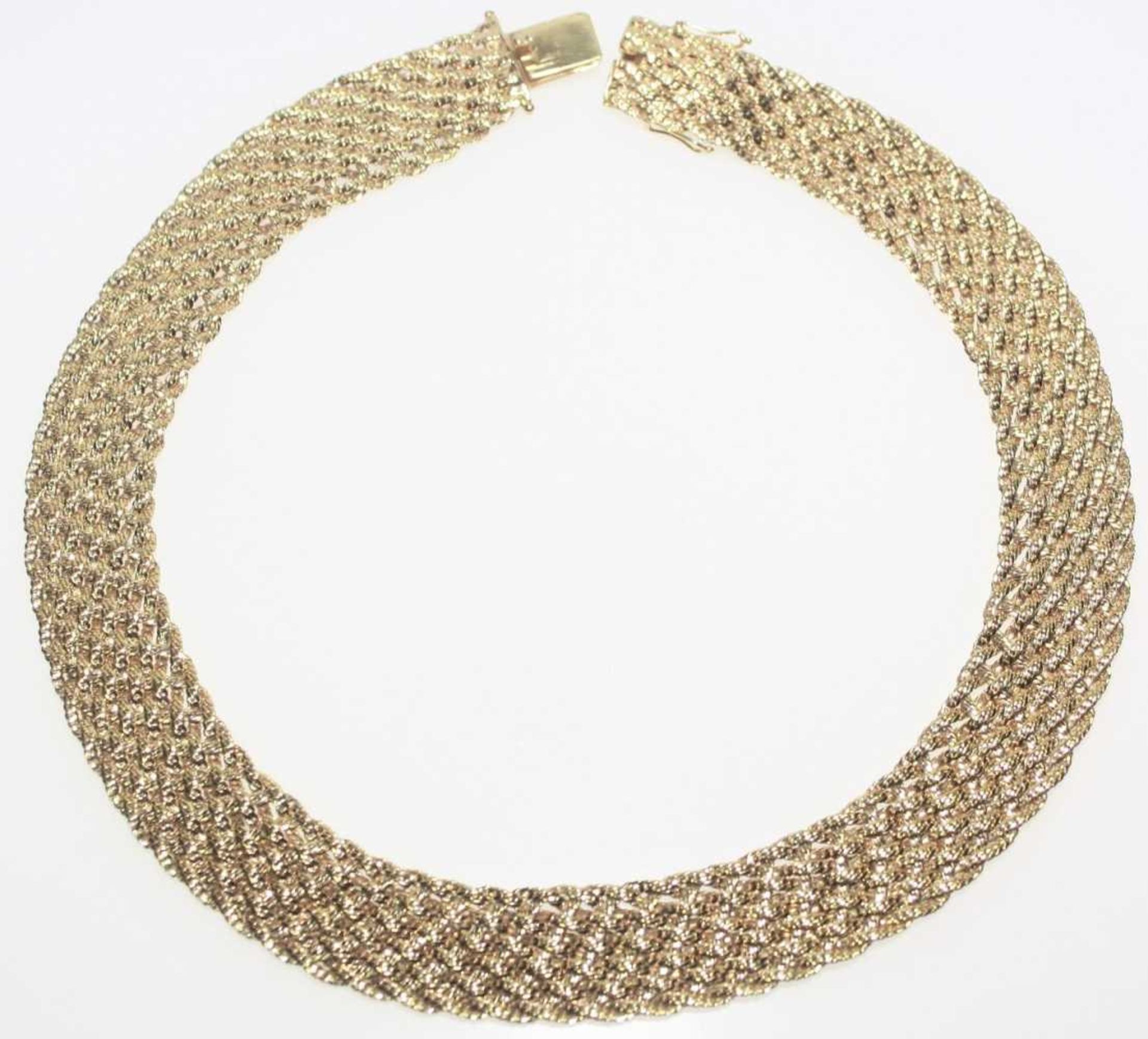 Breites, goldenes Geflechtcollier 750/f gest. ca. 6,5 mm breit, 42 cm lang. Brgw. 75,1 g