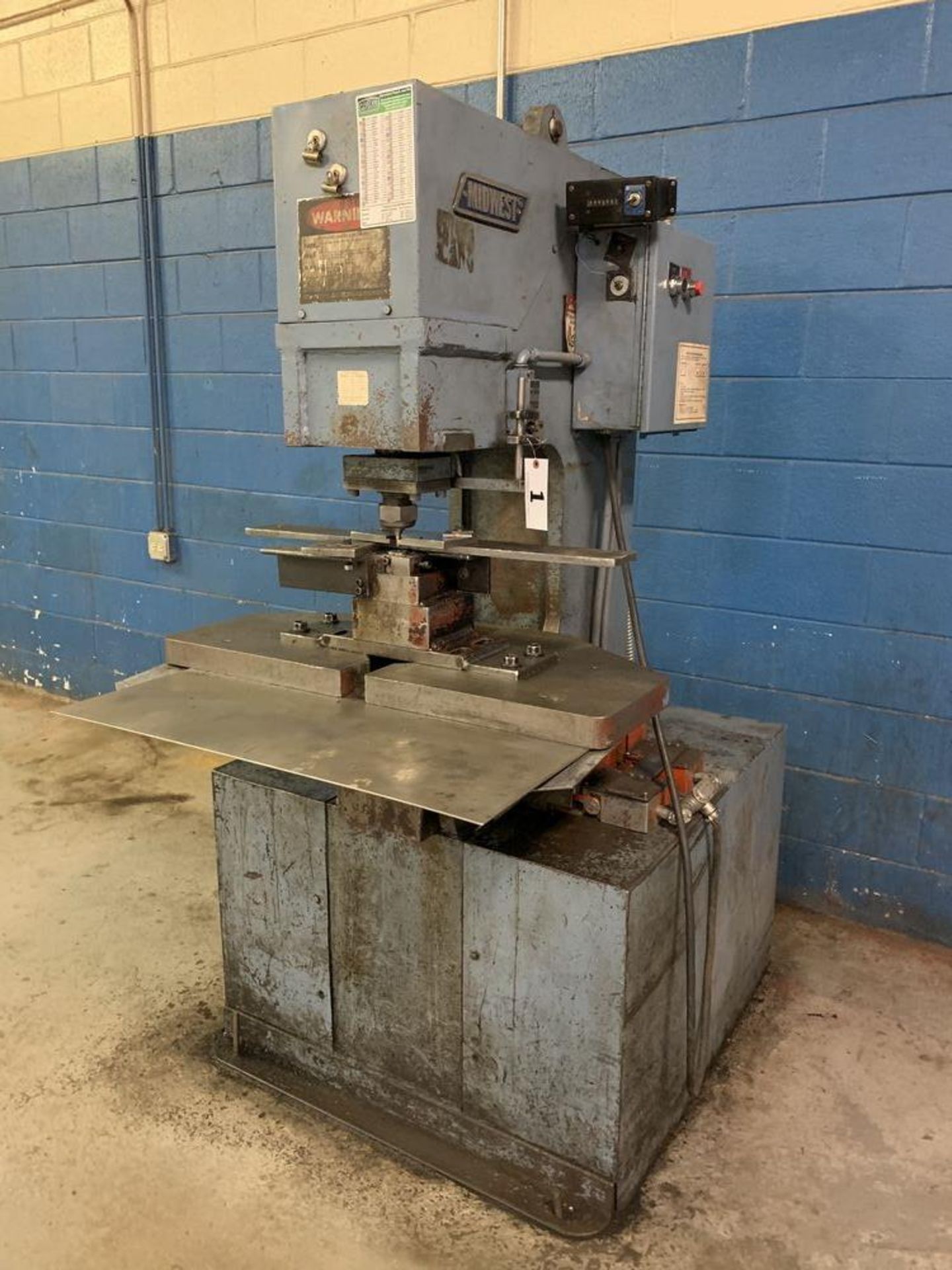 50 Ton Midwest Hydraulic Single Station Punch Model 50 P.O.