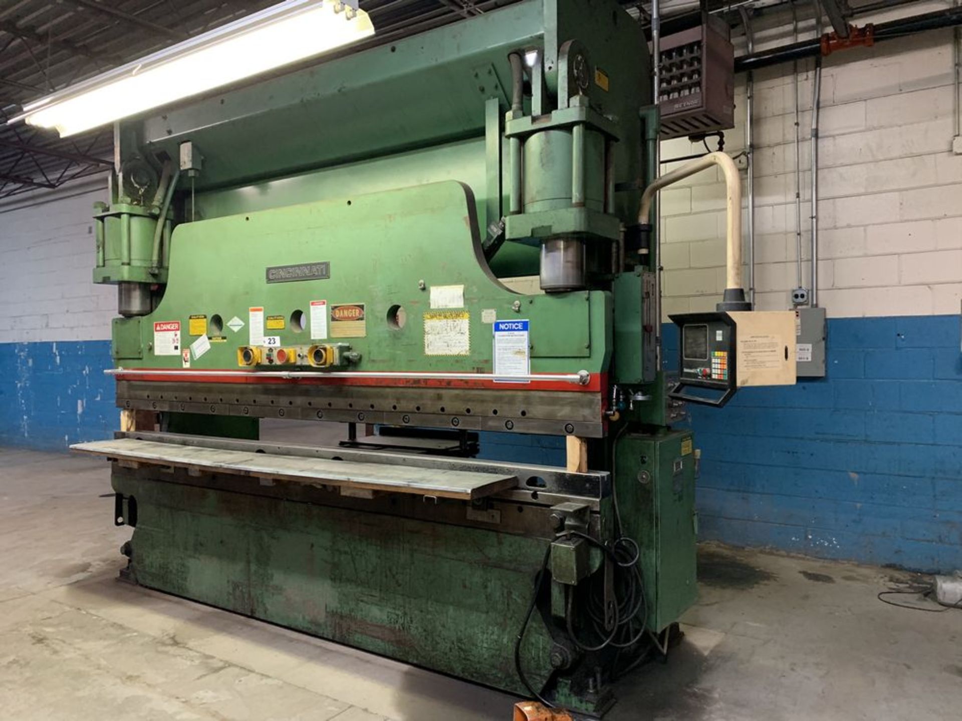 230 Ton Cincinnati 230CB 2-Axis CNC Press Brake, 12' OA, 10' BH, 2-Axis Hurco - Image 2 of 5