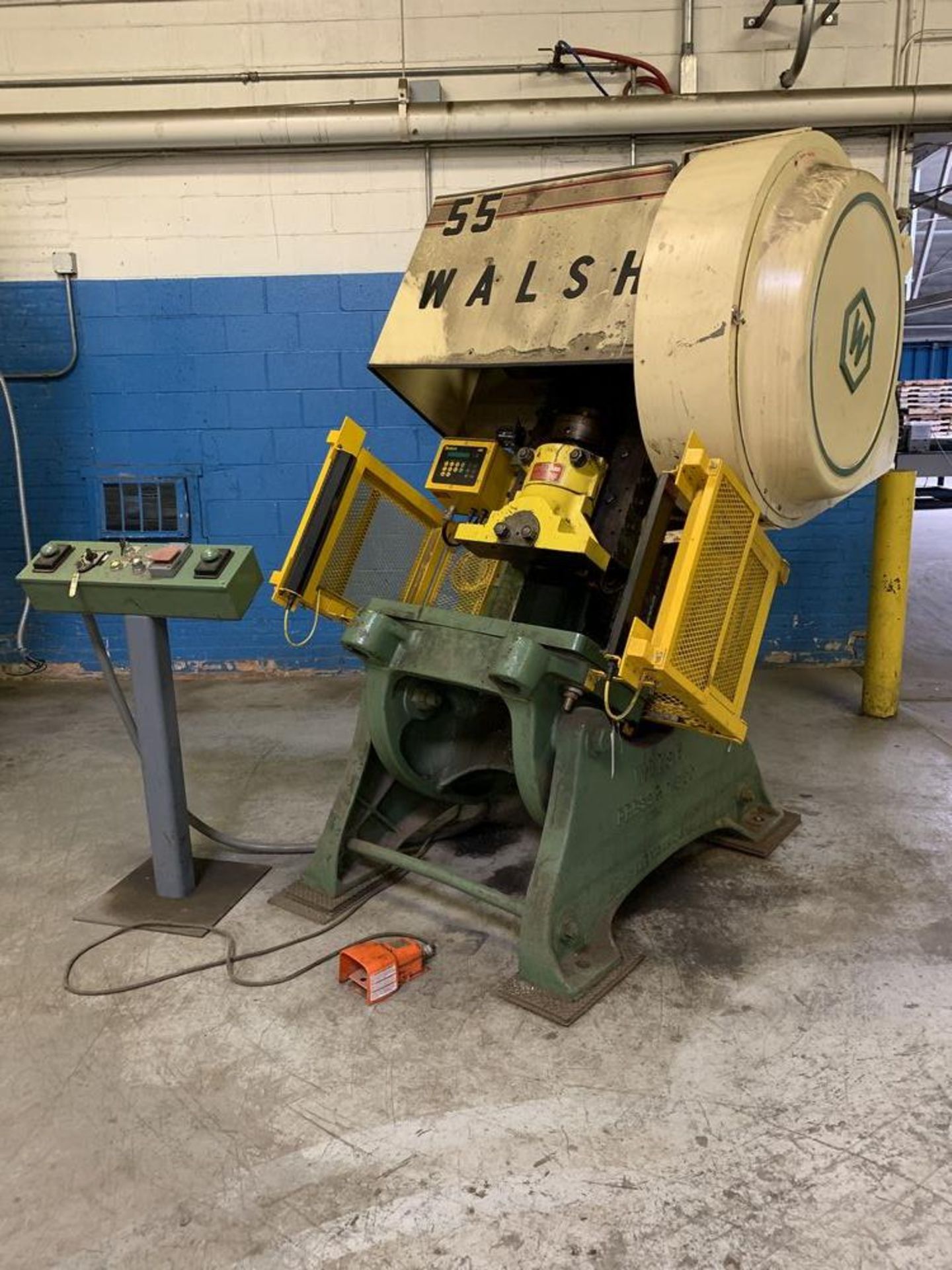 55 Ton Walsh #55 O.B.I. Punch Press, 2.5" str., 10" SH, 90 SPM, air clutch - Image 2 of 5