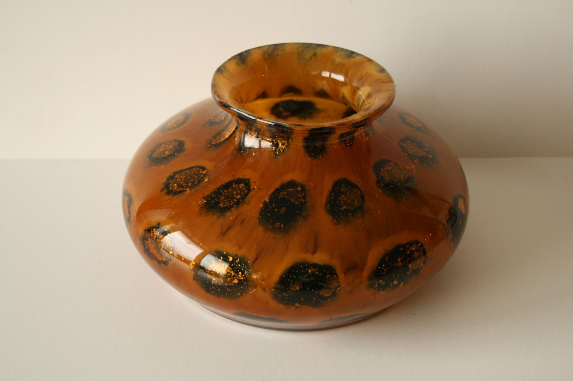 Vase aplati MURANO à sulfure d'or - Hauteur : 12 cm, Diamètre de la base : 16 cm - [...]