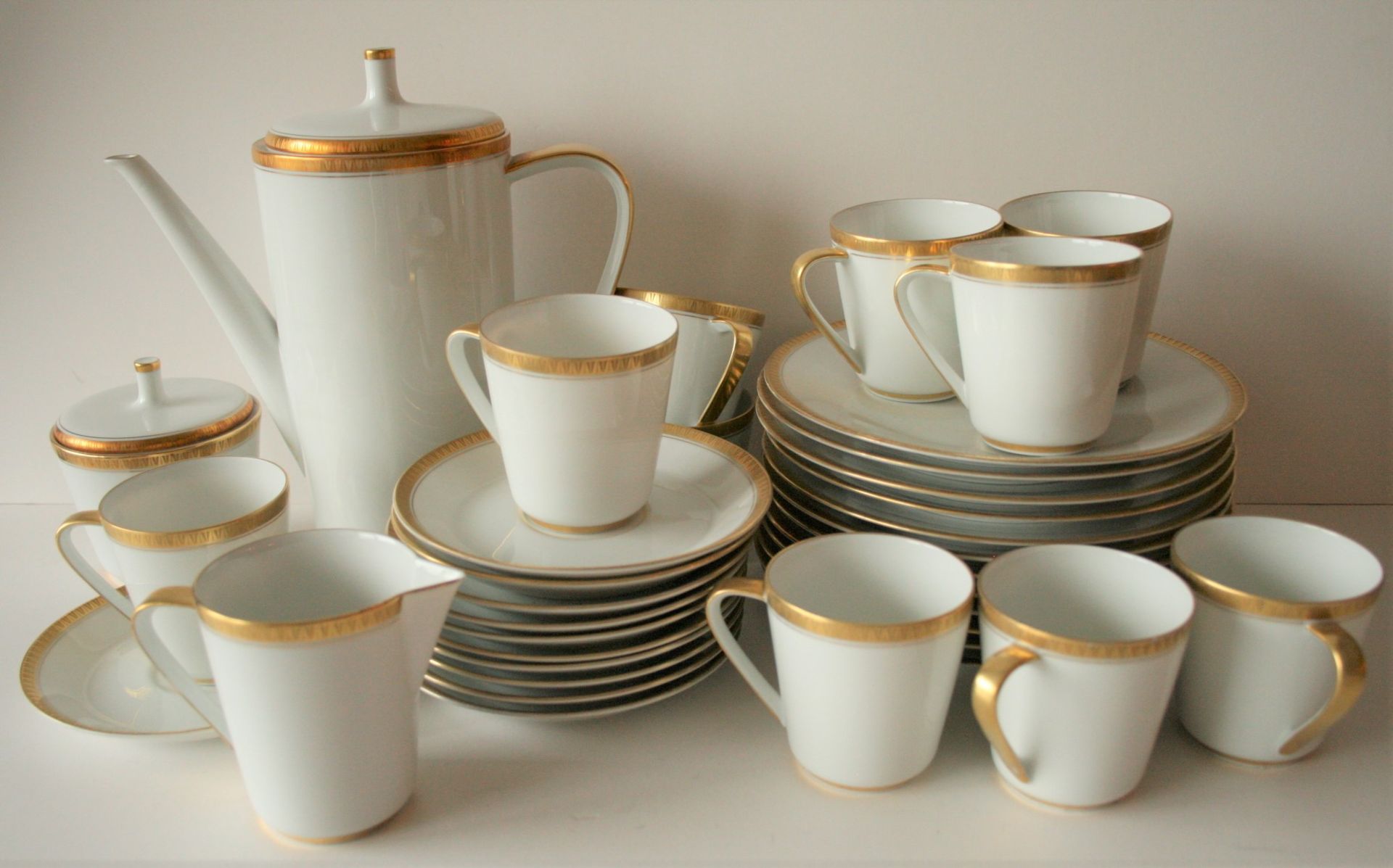 Service à café en porcelaine LORENZ HUTSCHEN REUTHER pour 11 personnes (assiettes [...]