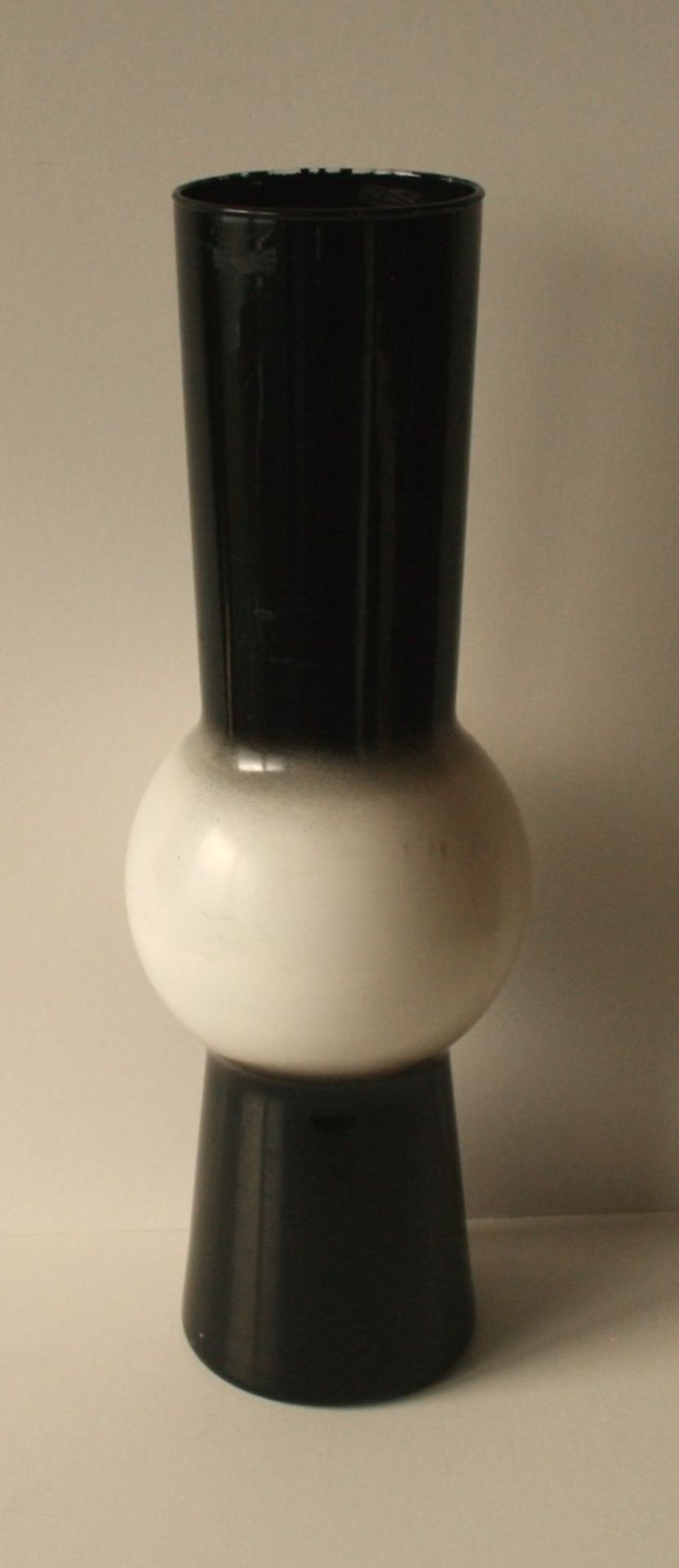 Vase bicolore des années 60 - hauteur : 40 cm - Two-tone vase from the 60s - height: [...]