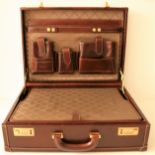 Attaché case GUIDI (Italie), plein cuir brun, jamais utilisé, boîte d'origine et [...]