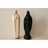 Vierge en prière en ivoire sculpté, travail des années 50 - Hauteur : 18 cm, Poids [...]