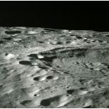 Nasa. Mission Apollo 10. Vue oblique du cratère Papaleksi situé sur la face cachée [...]