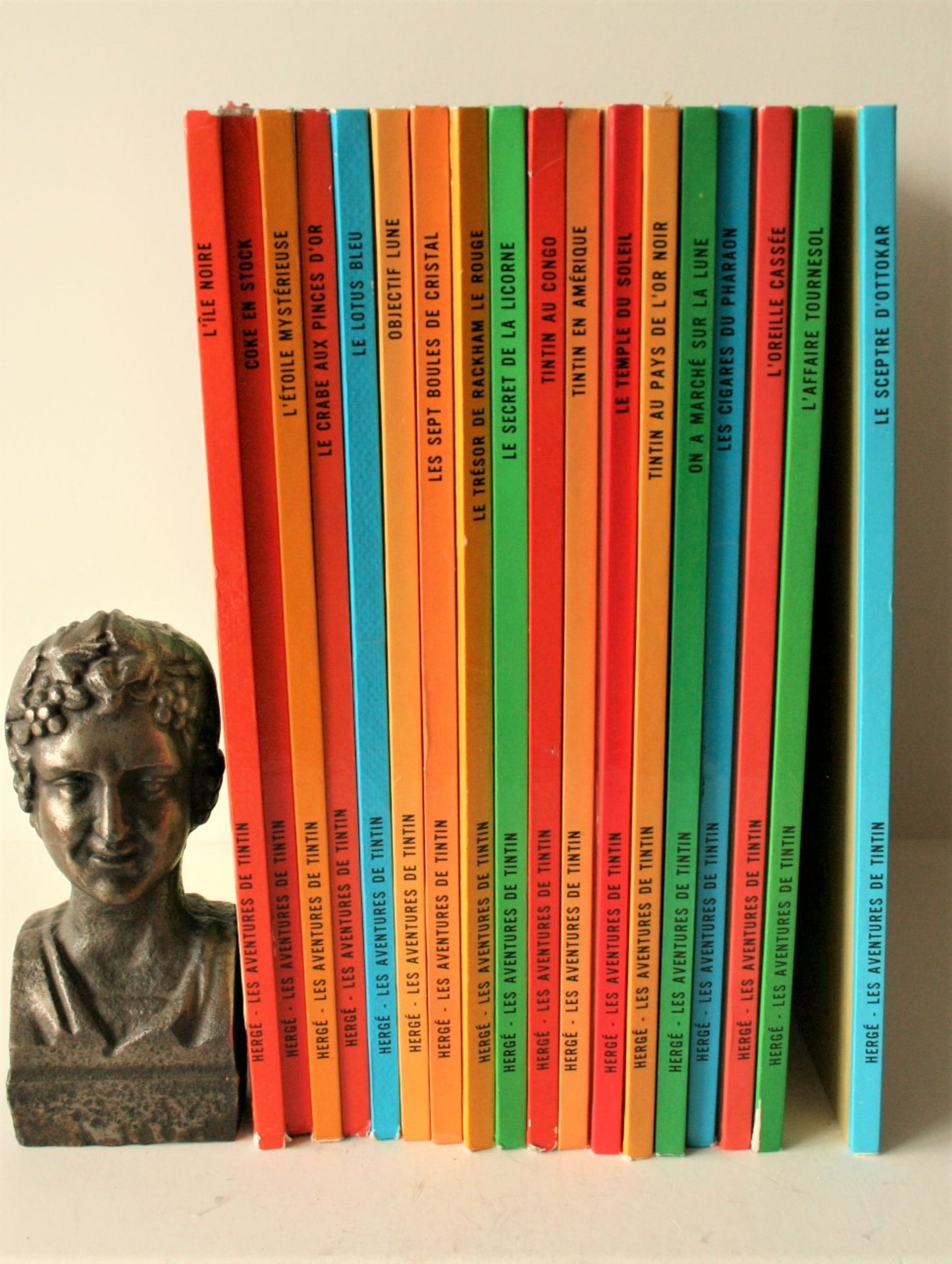Ensemble de 18 albums de TINTIN, années 70/80, bon état + 1. Tintin et le lac aux [...]