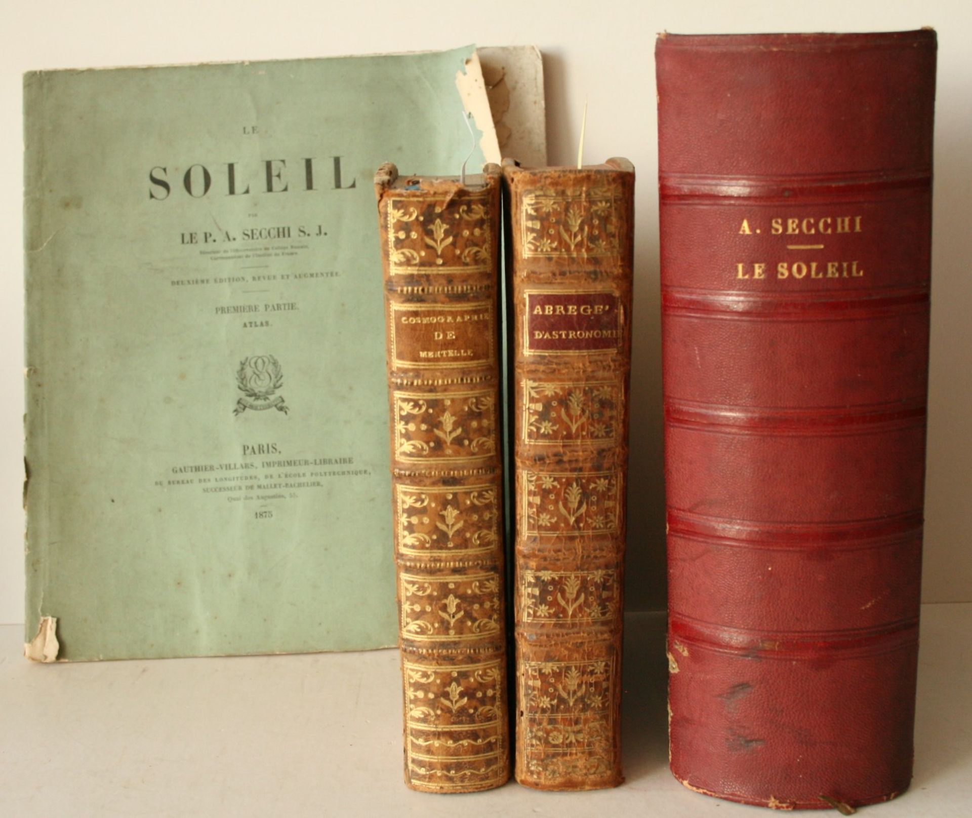 1. A. SECCHI : Le soleil 1875, Texte et atlas, 2. MENTELLE : Cosmographie [...]