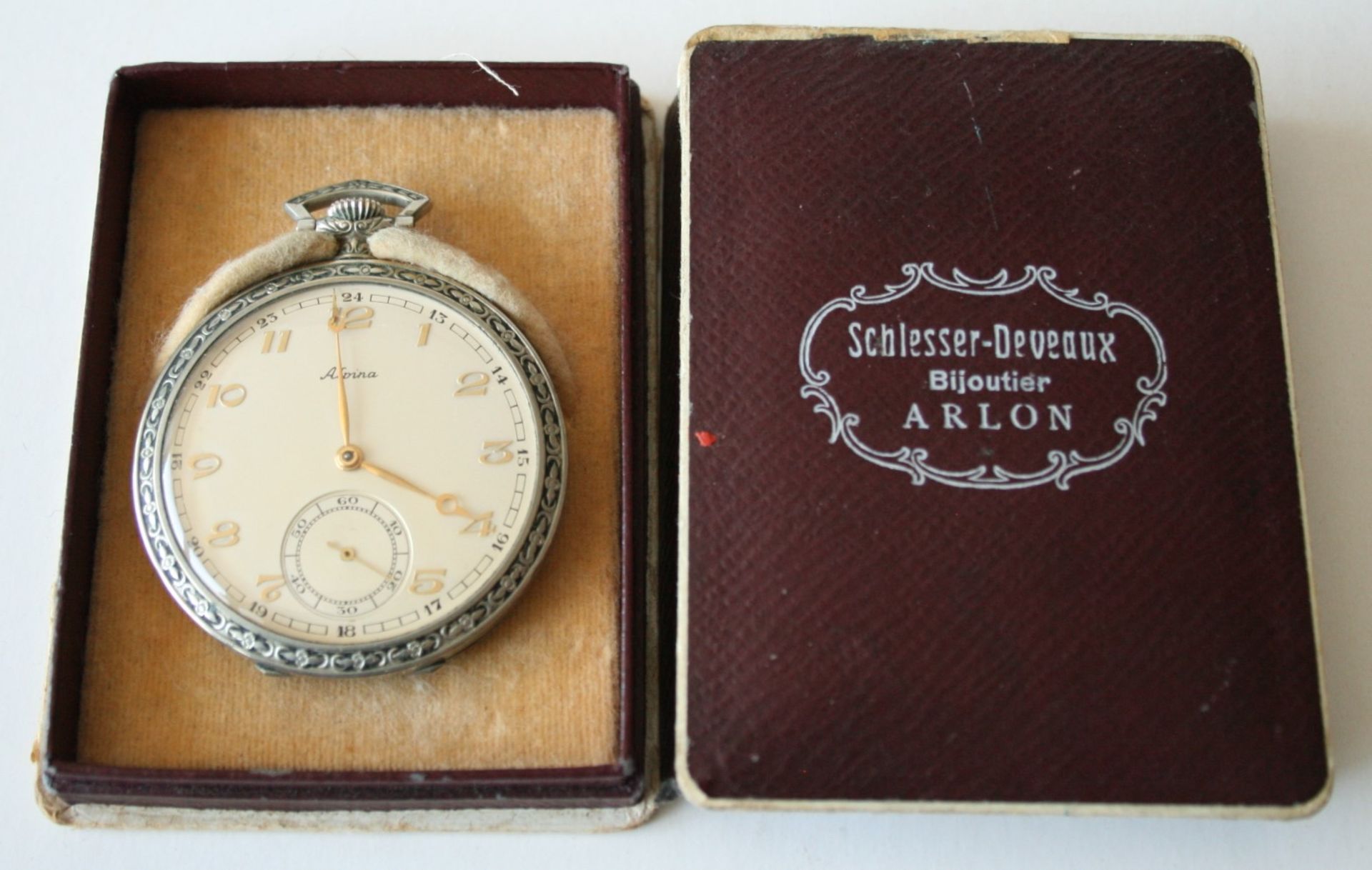 Montre de gousset de la marque ALPINA modèle 293, en acier à décor gravé, vers [...]