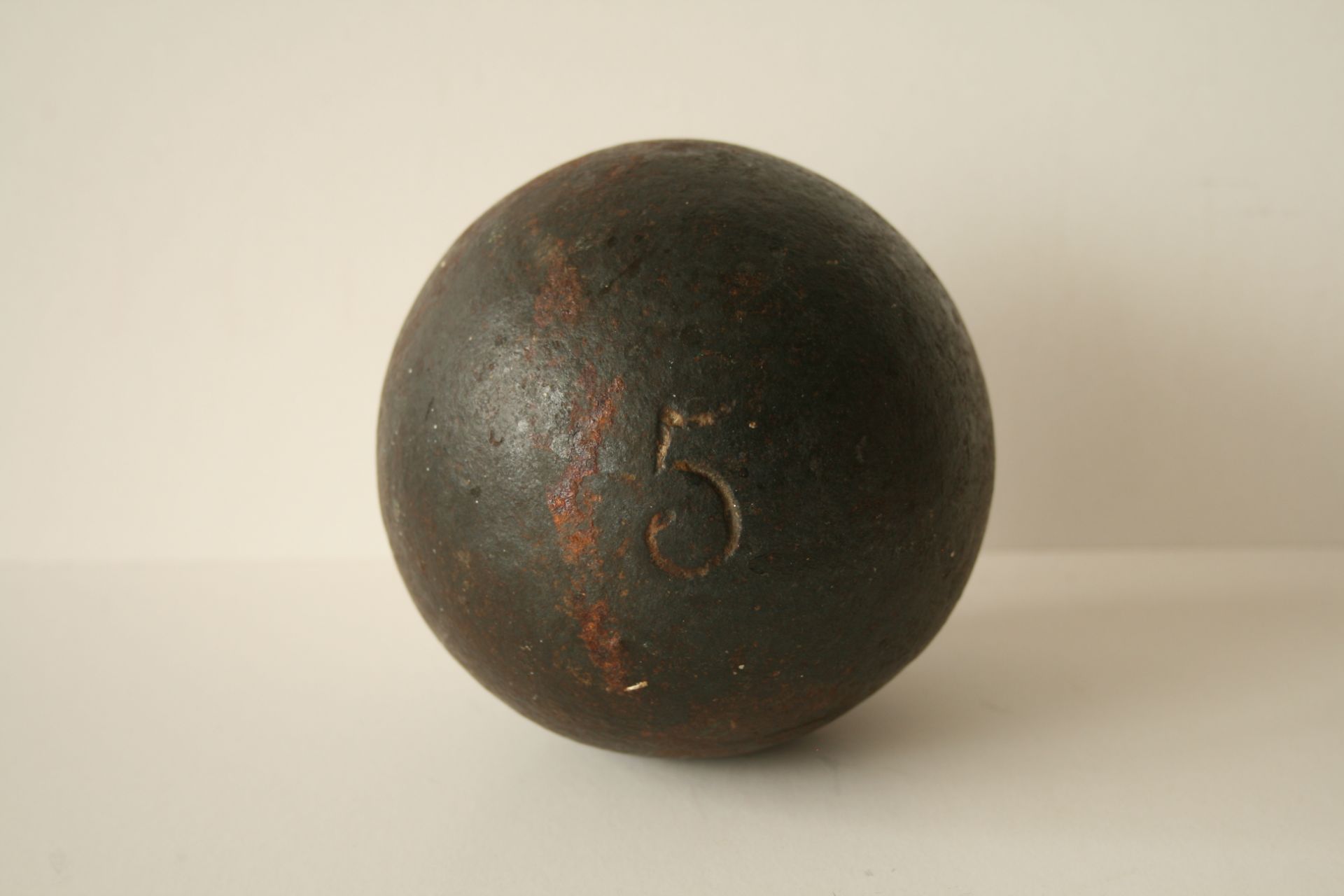 Boulet de canon de 5 Kg en fer d'époque Ier Empire - Cannonball 5 Kg Iron Period Ist [...]