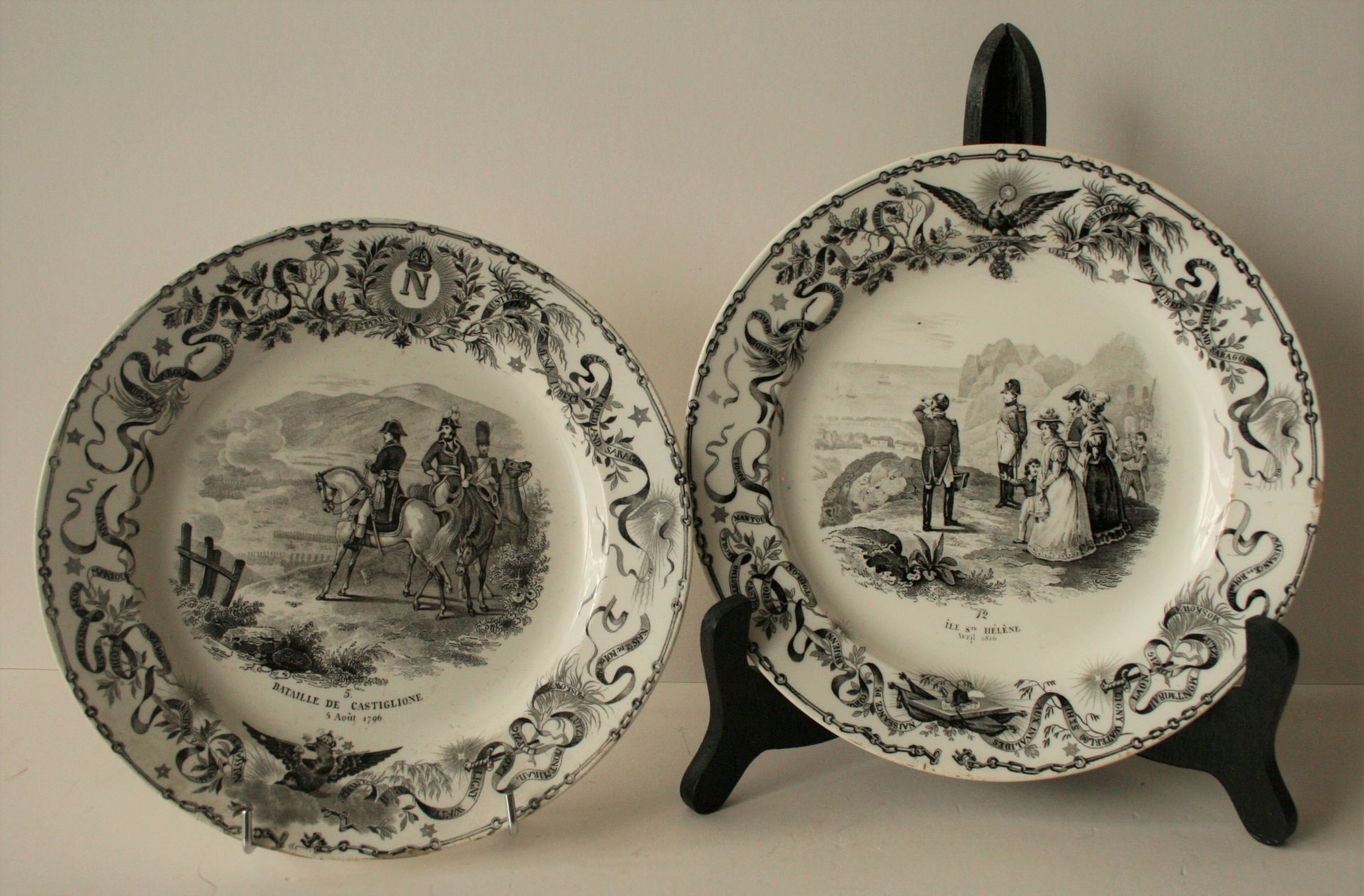 Ensemble de 4 assiettes à dessert (20,5 cm) BOCH des années 1830 en parfait état [...]