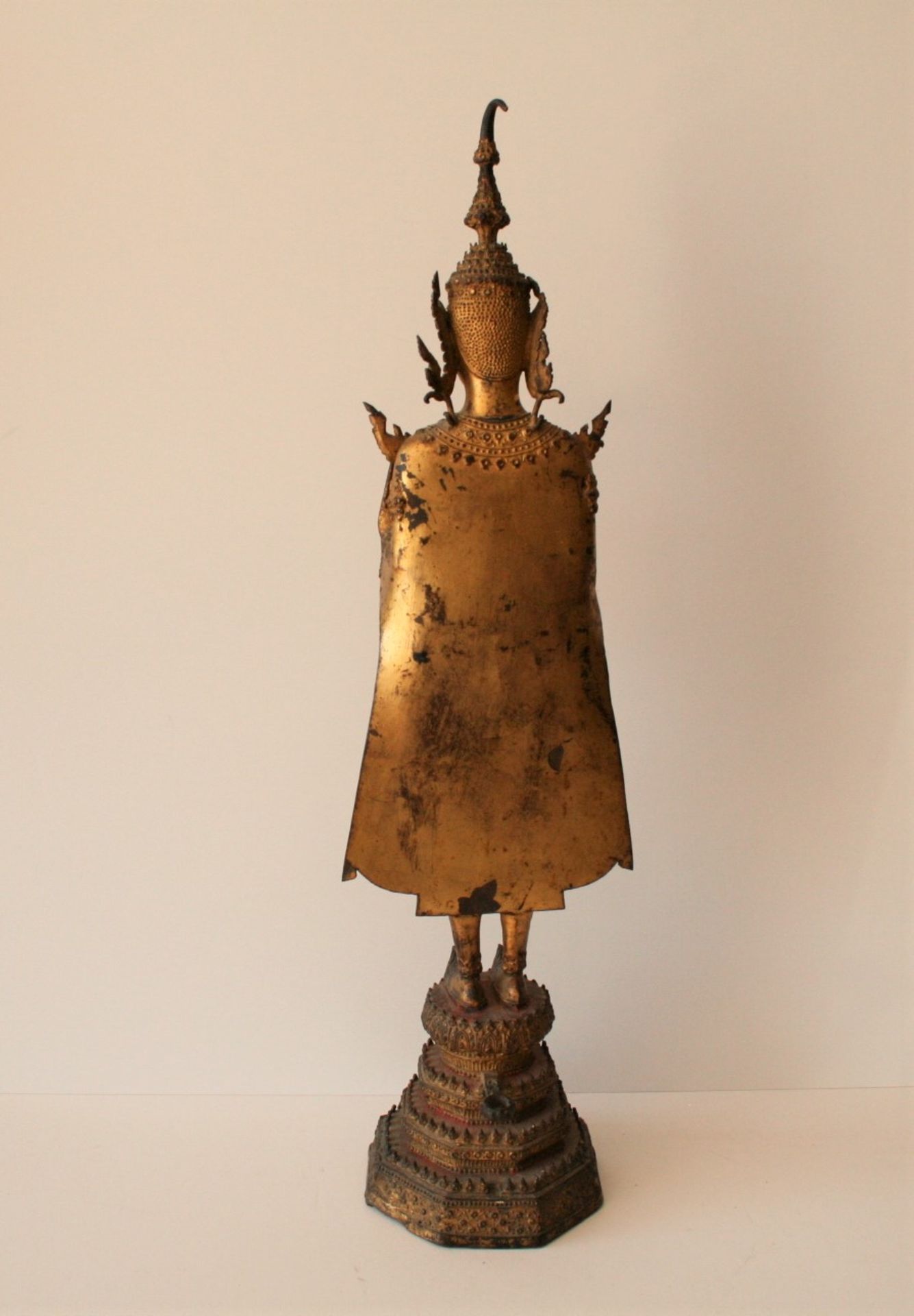 Statuette de Bouddha en bronze laqué or, Thaïlande, Ratanakosin, école de Bangkok, [...] - Bild 2 aus 3