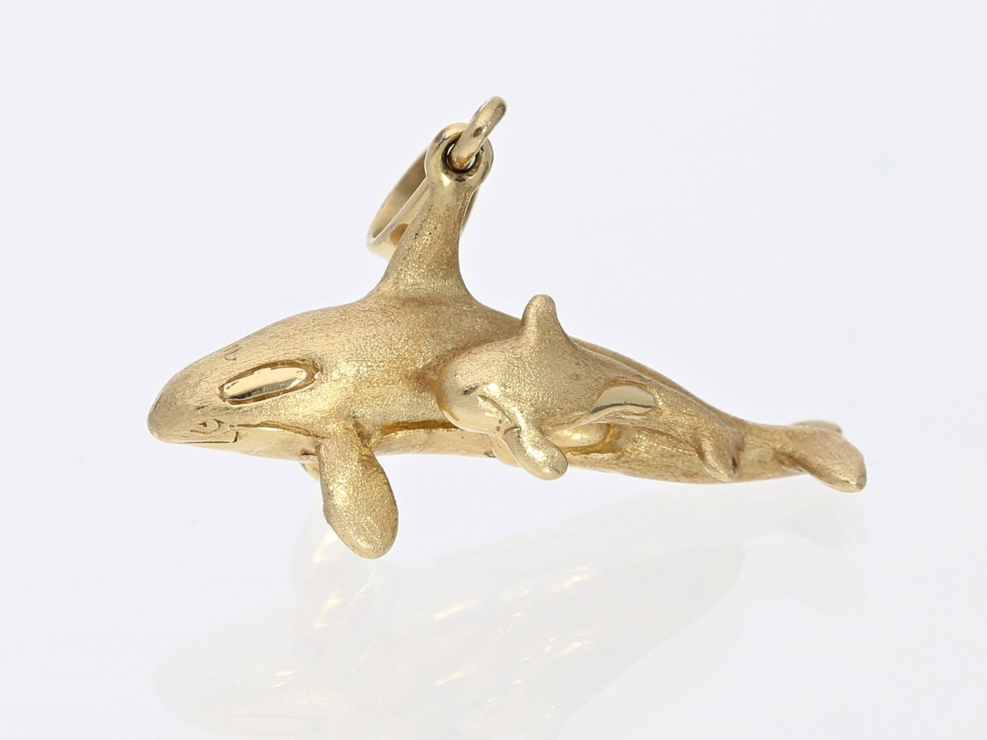 Anhänger: origineller Anhänger aus 14K Gold, Motiv "Orca mit Kalb"Ca. 21 × 25mm, ca. 4,8g, 14K Gold, - Bild 2 aus 2