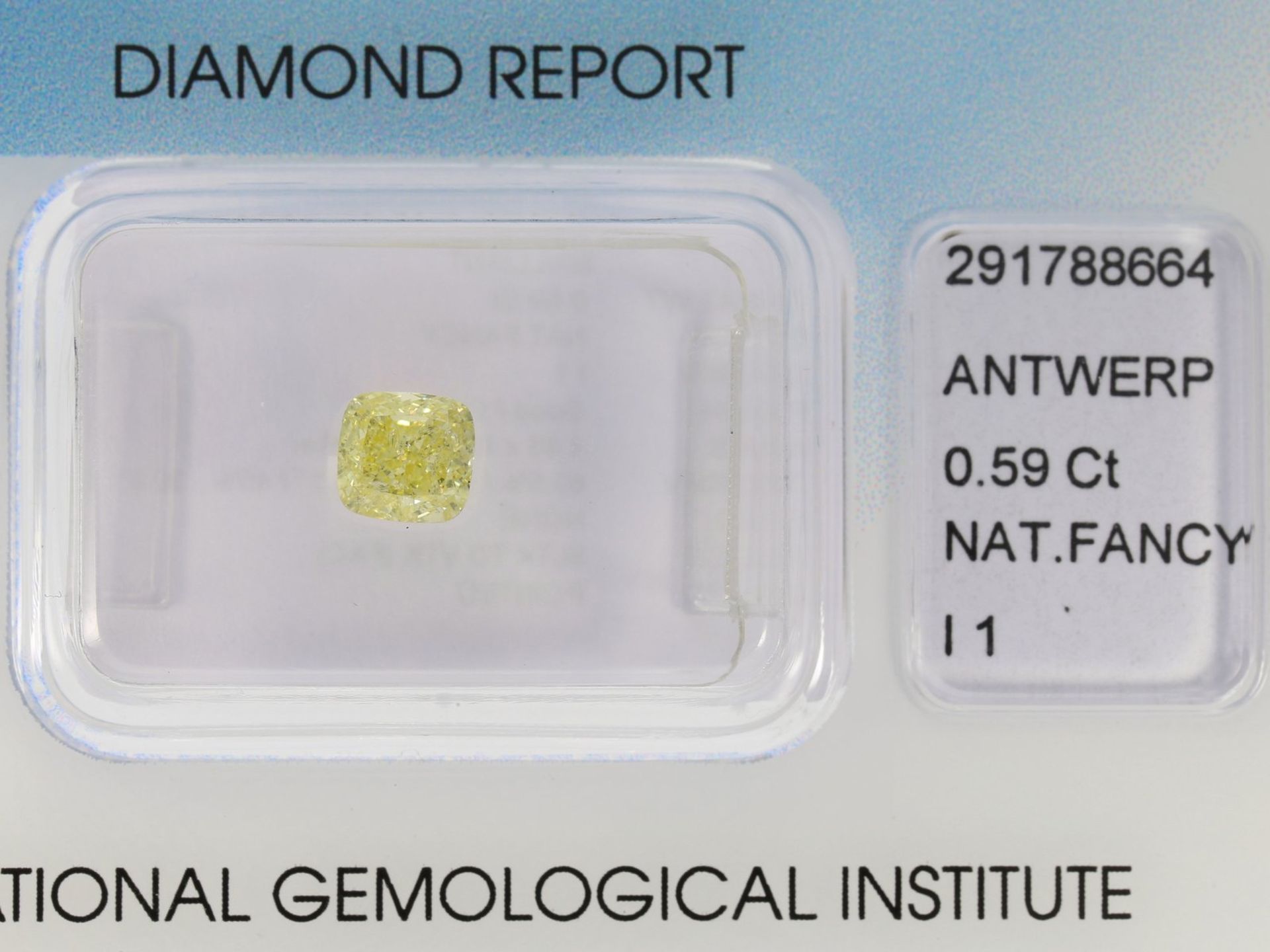 Diamant: natürlicher fancy Diamant von 0,59ct, natural fancy intense yellow, IGI-Report4,83 x 4,60 x