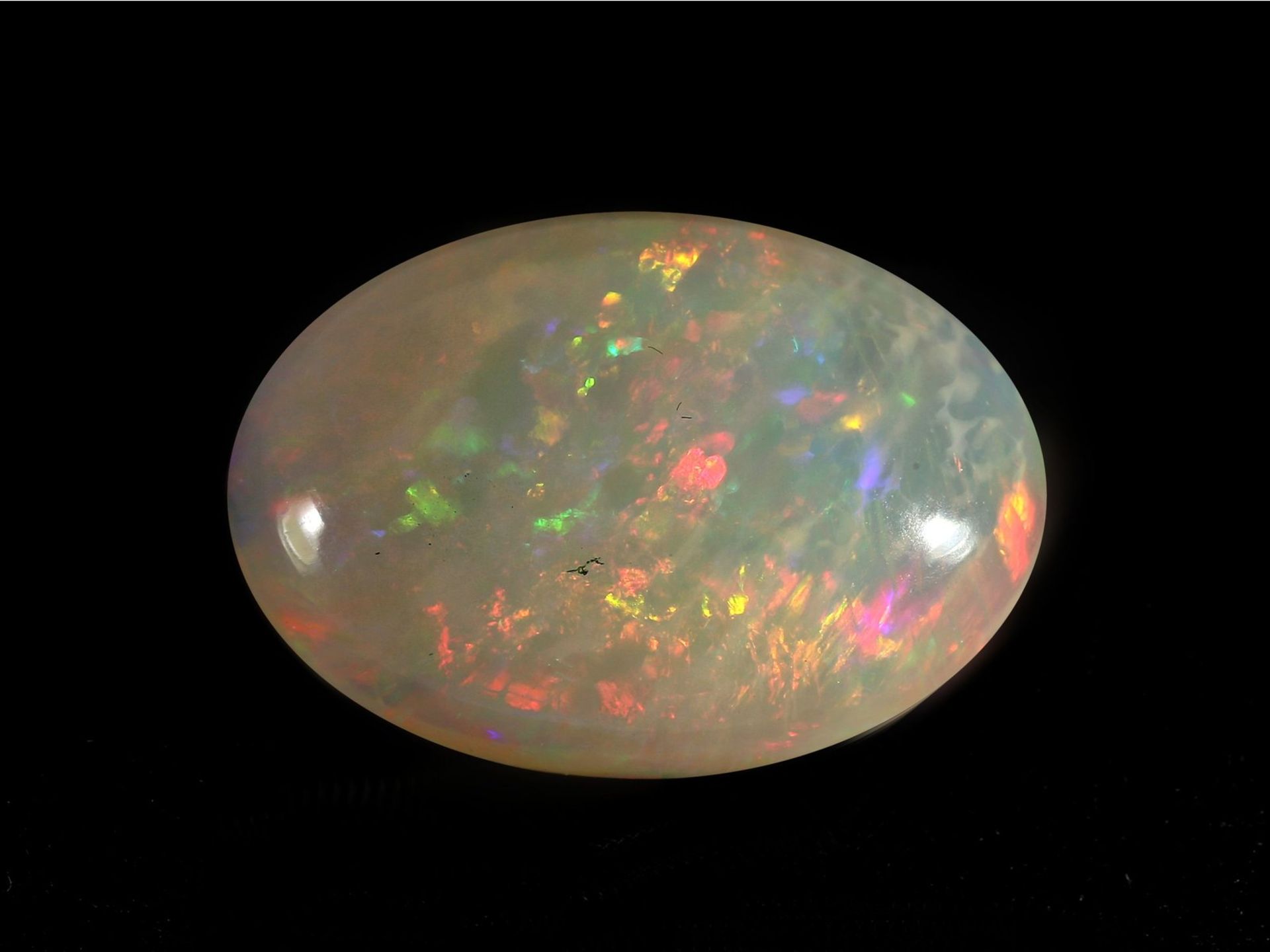 Opal: sehr großer, feiner Edel-Opal mit sehr schönem Farbspiel, 8,95ctCa. 19,4 × 13,8 × 7mm, 8,95ct,