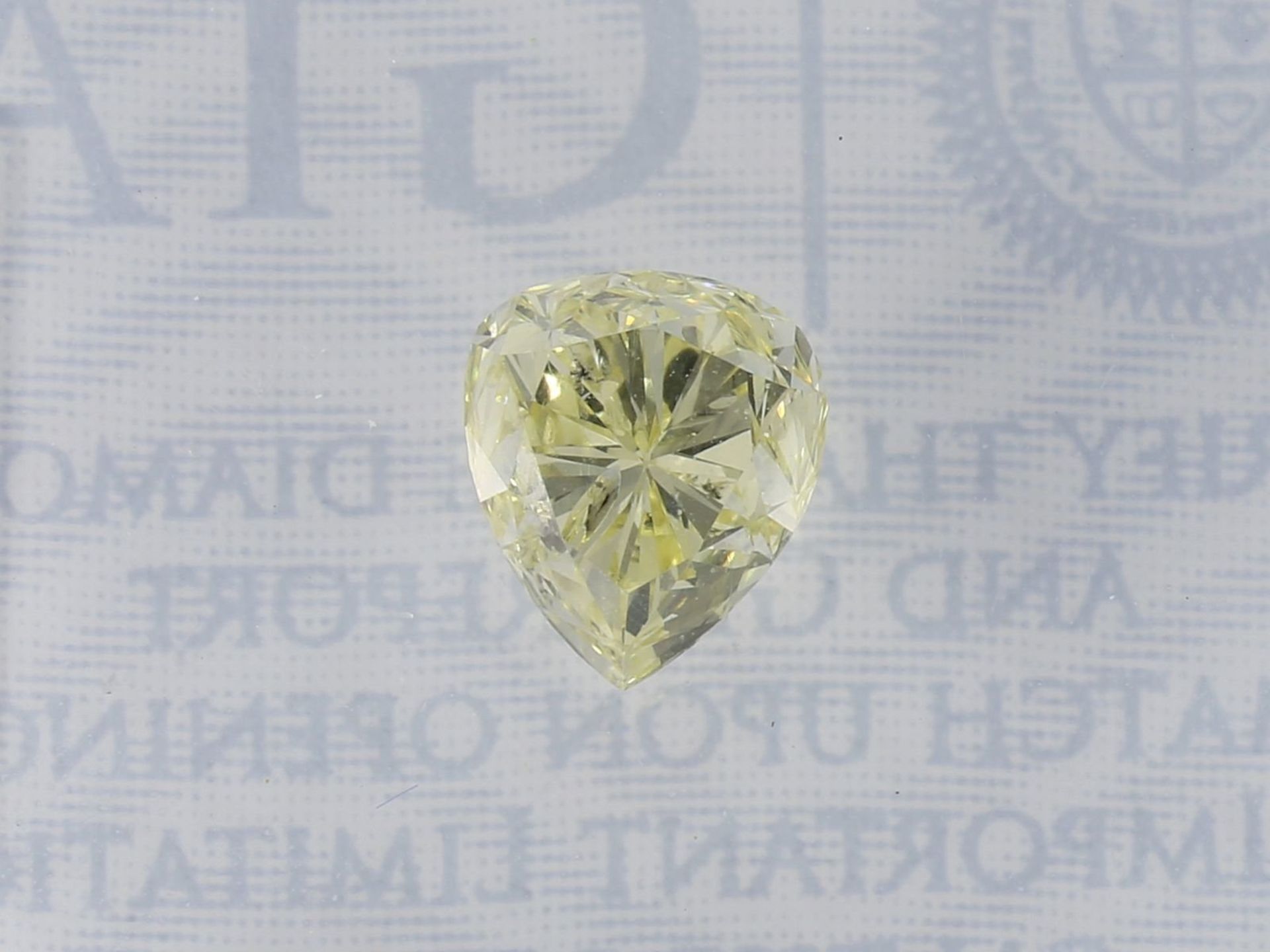 Diamant: feiner farbiger Diamant mit GIA-Report, fancy light yellow, 0,72ct5,66 × 4,85 × 3,94mm, 0, - Bild 2 aus 2