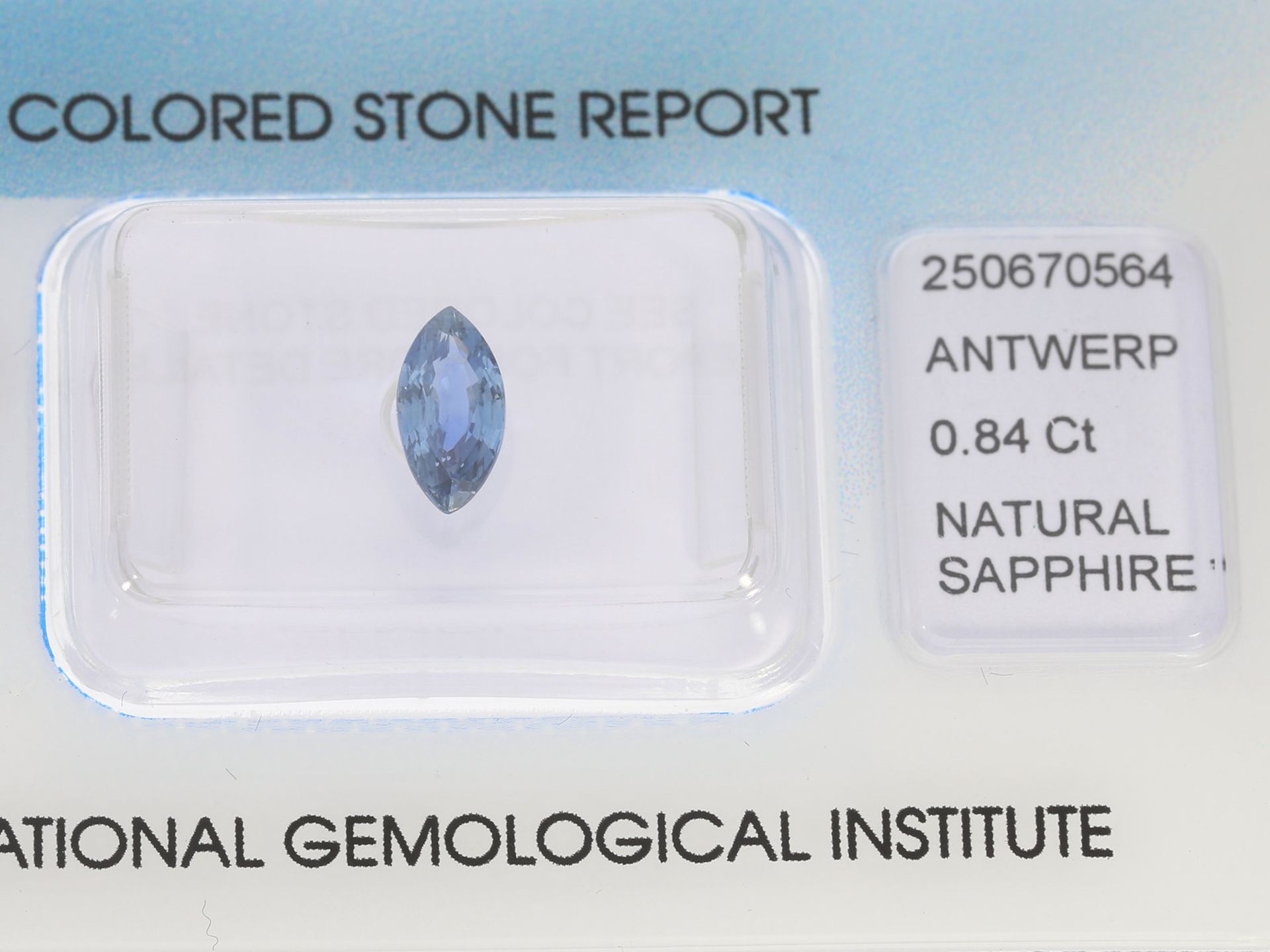 Saphir: natürlicher Saphir von 0,84ct mit IGI-ZertifikatCa. 8,34 × 4,15 × 2,96mm natürlicher Saphir,