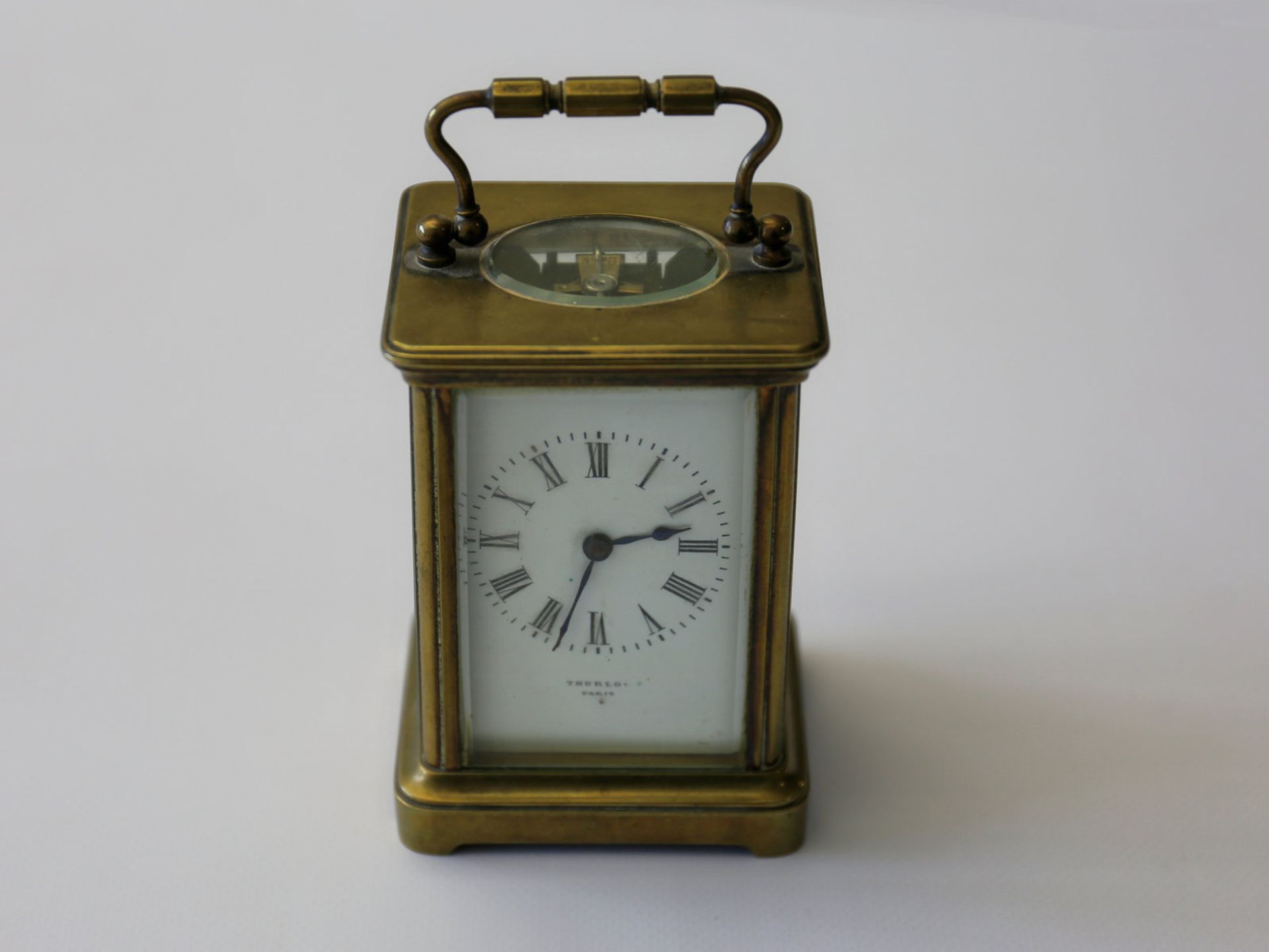 Tischuhr: französische Reiseuhr mit Wecker, ca. 1900, signiert Thurlov ParisCa. 14cm hoch,