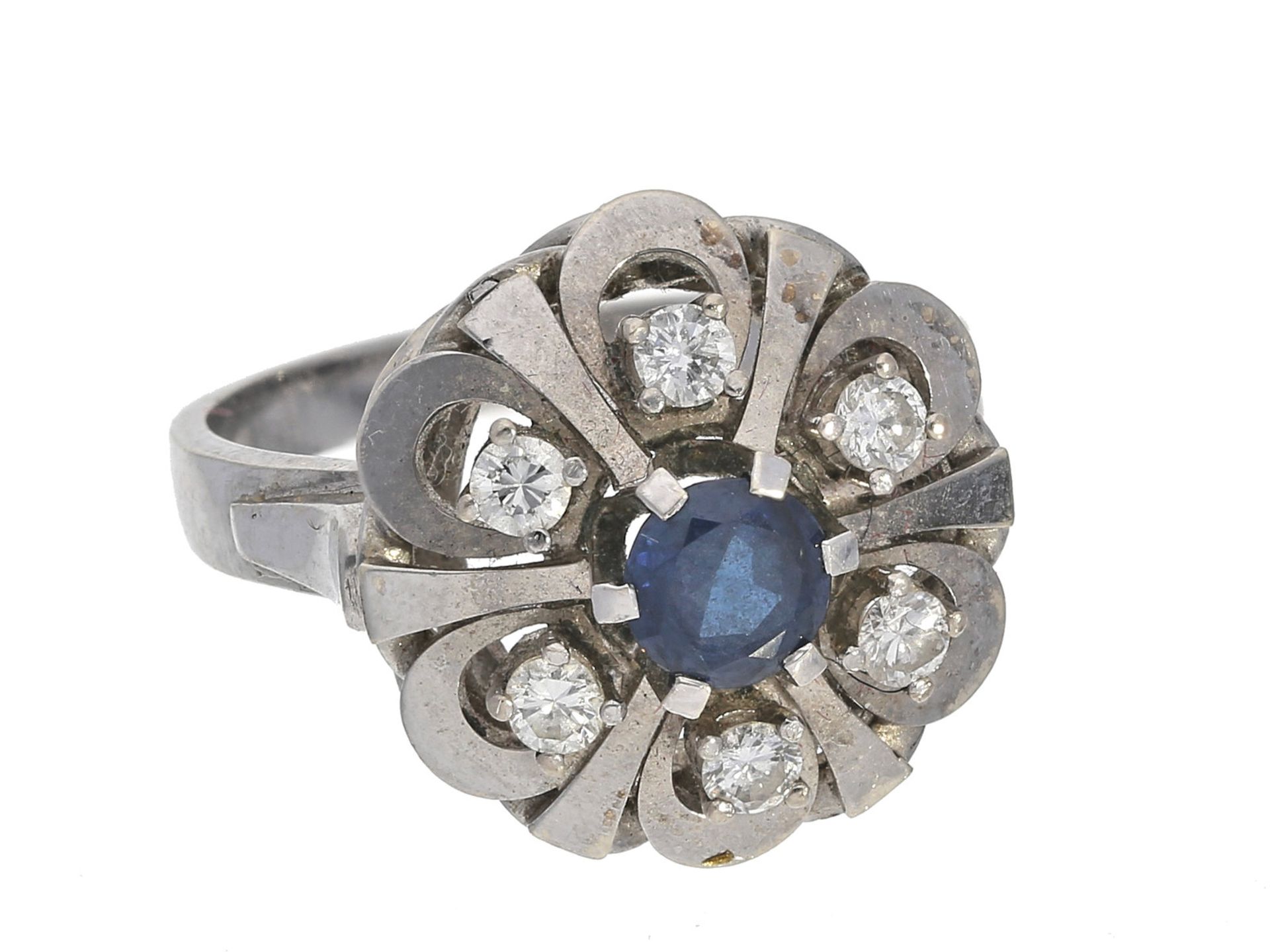 Ring: weißgoldener Saphir/Brillant-BlütenringCa. Ø17,5mm, RG56, ca. 6,2g, 14K Weißgold, Ringkopf ca.