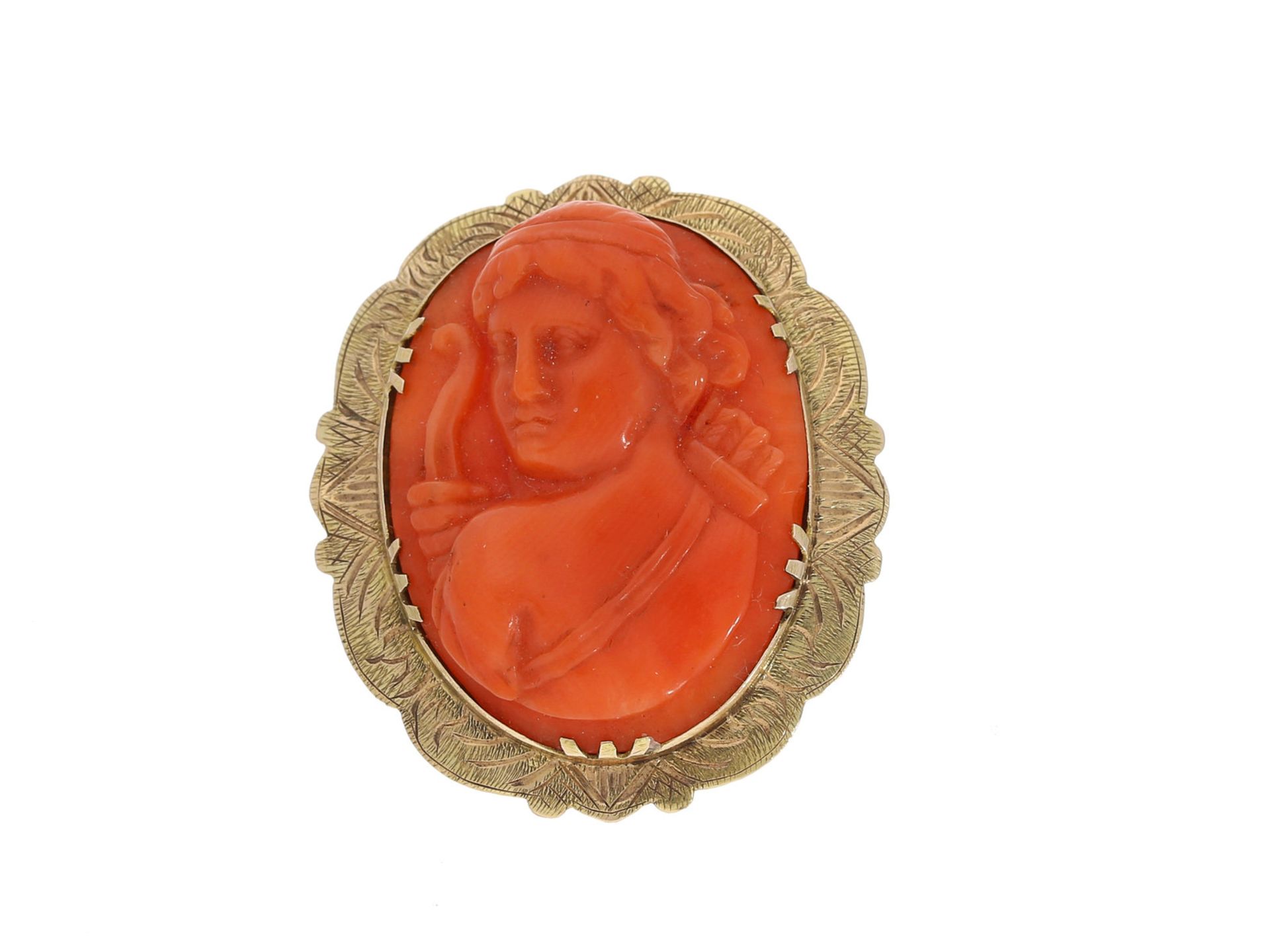 Anhänger: antike Brosche mit seltener Korallenkamee, 19Jh., Göttin DianaCa. 34 × 29mm, Gelbgold,