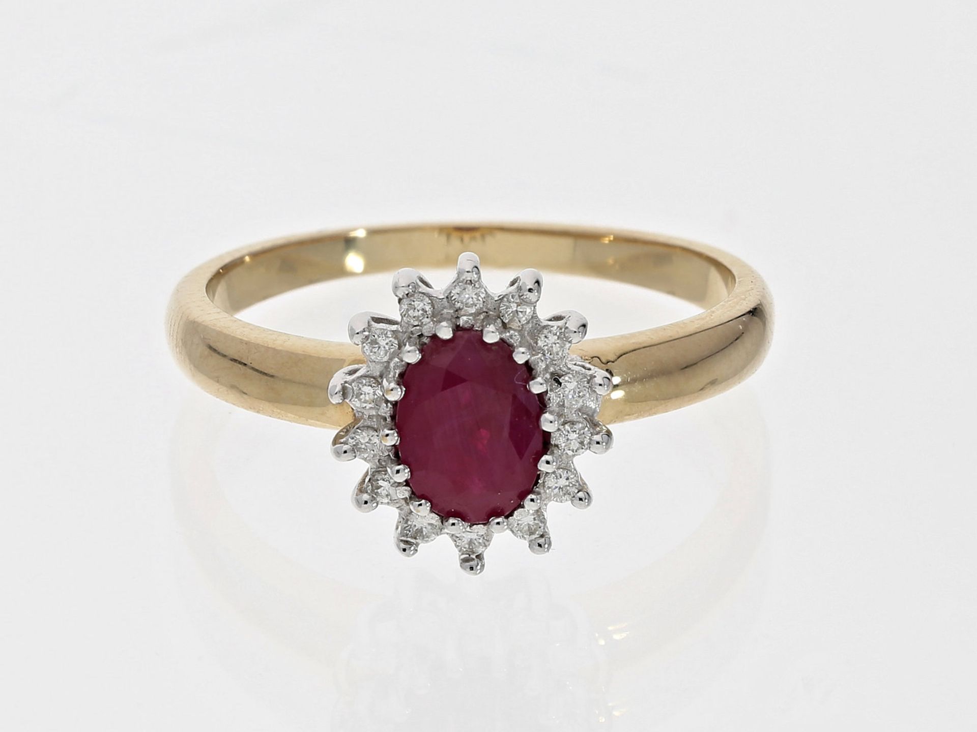 Ring: gut erhaltener vintage Rubin/Brillant-BlütenringCa. Ø18,5mm, RG58, ca. 4g, 14K Gold,