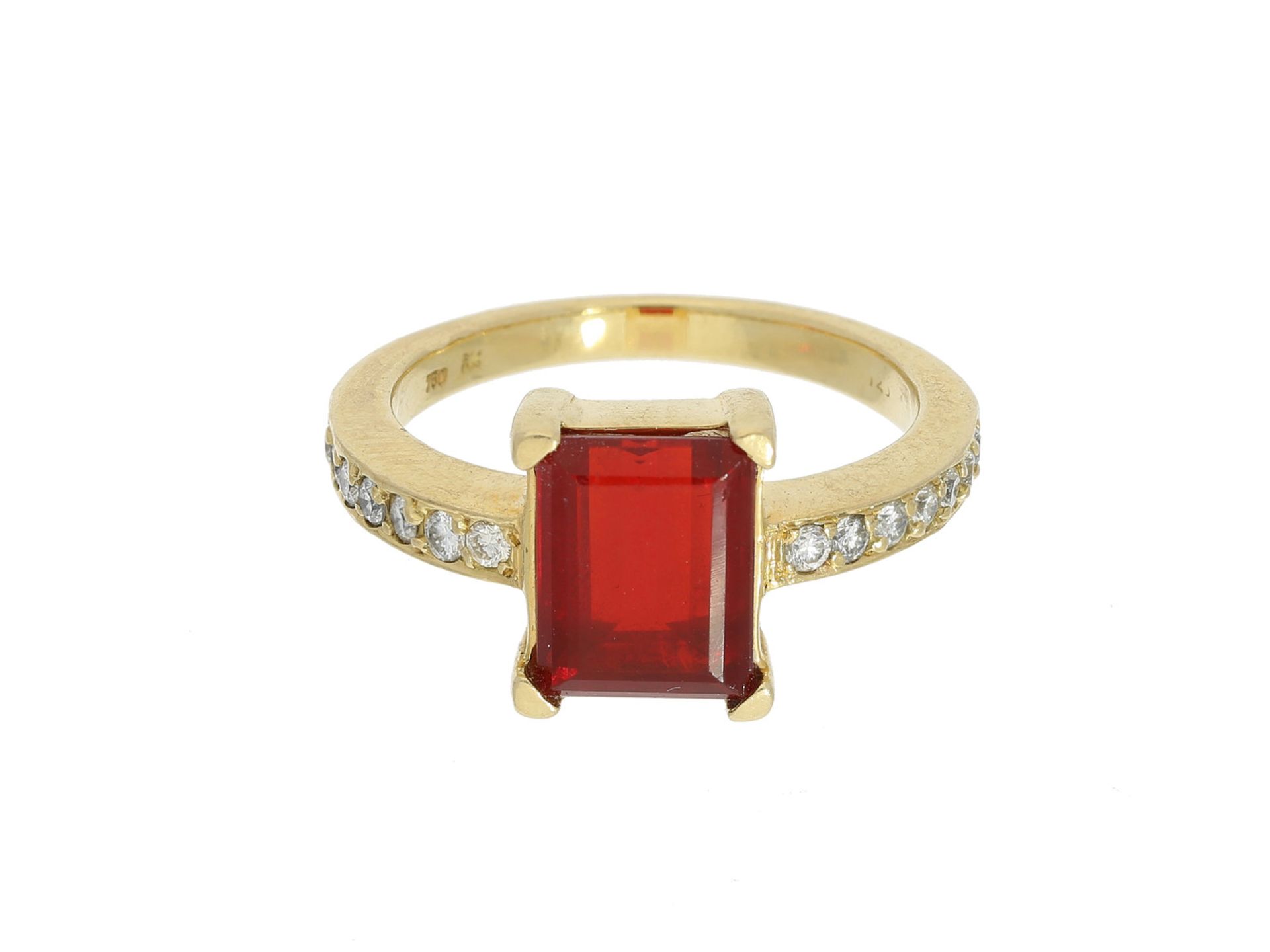 Ring: vintage Damenring mit rotem Farbstein und kleinen Brillanten besetztCa. Ø17,5mm, RG55, ca. 6g,