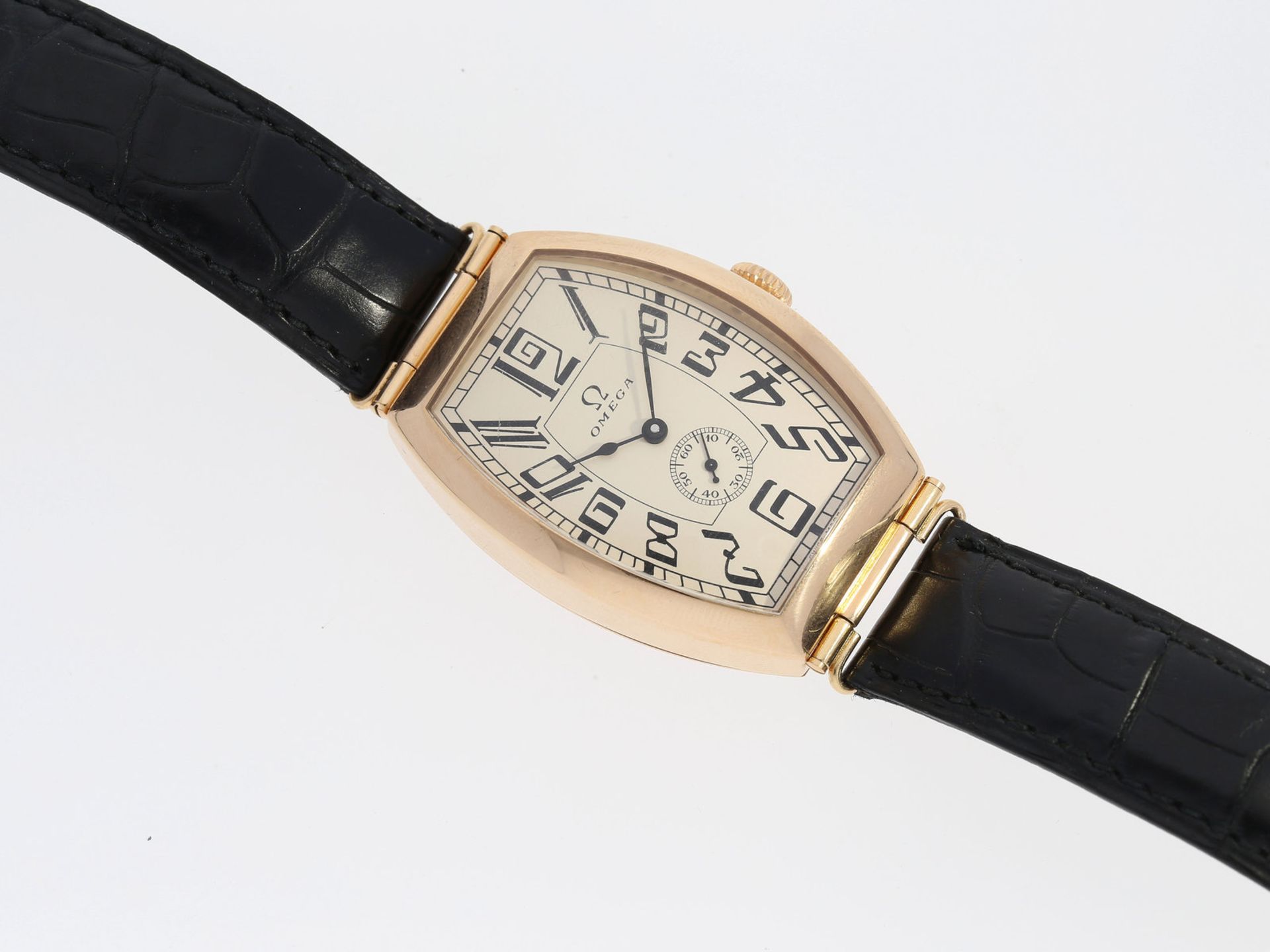 Armbanduhr: sehr luxuriöse 18K Roségold Omega "1915 Petrograd Museum Collection", massives Tonneau-