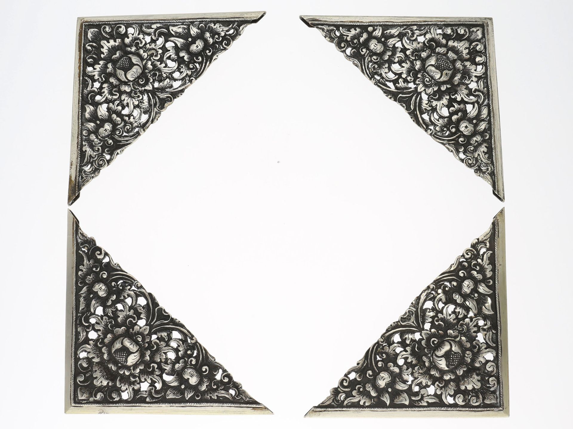 Bilderrahmen-Ecken/Buchecken: Set von 4 Reliefecken aus Silber, vintageJeweils ca. 10 × 10cm,