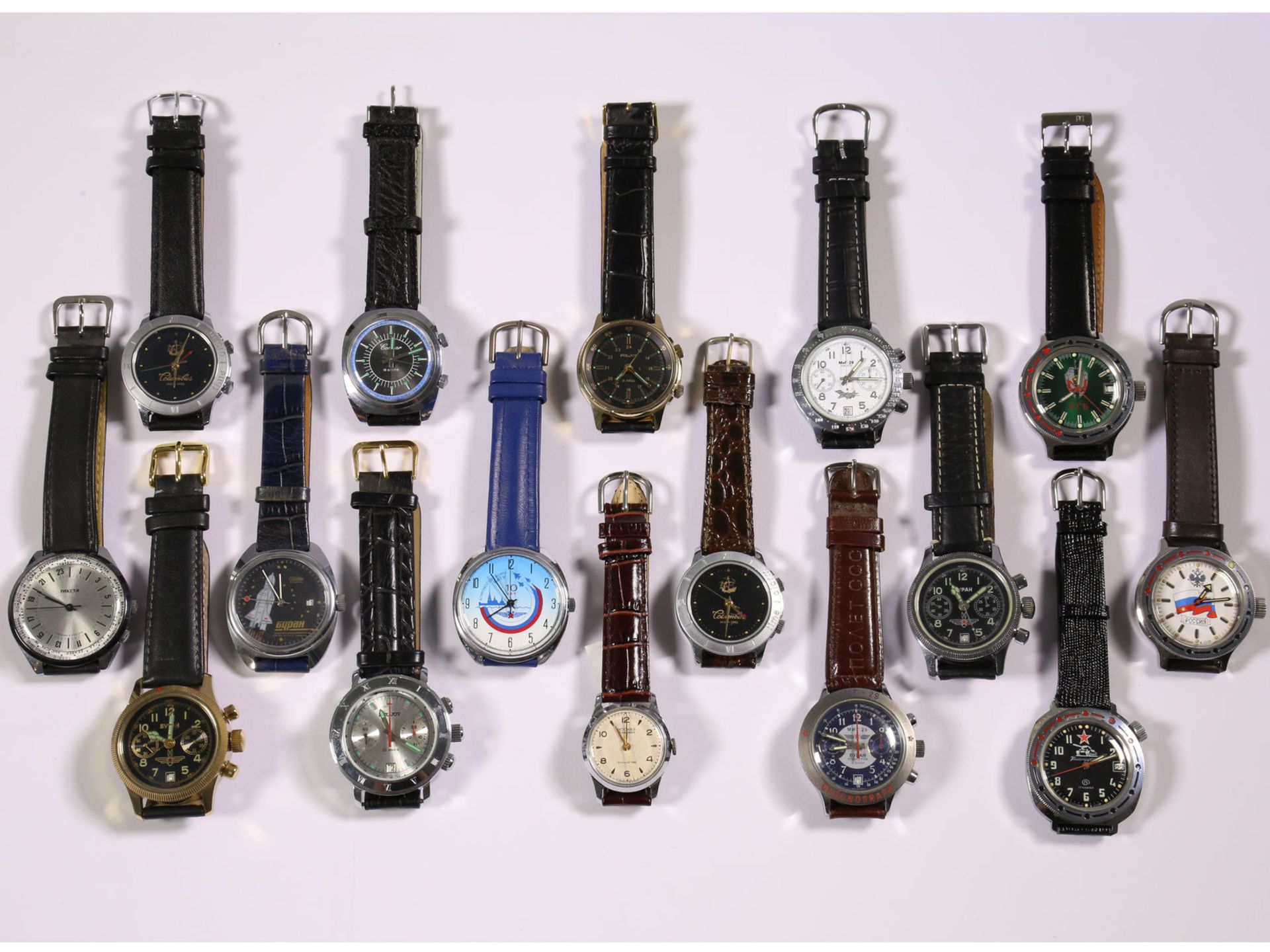 Armbanduhr: kleine Sammlung russischer vintage Armbanduhren, dabei seltene ChronographenInsgesamt 16 - Bild 2 aus 2