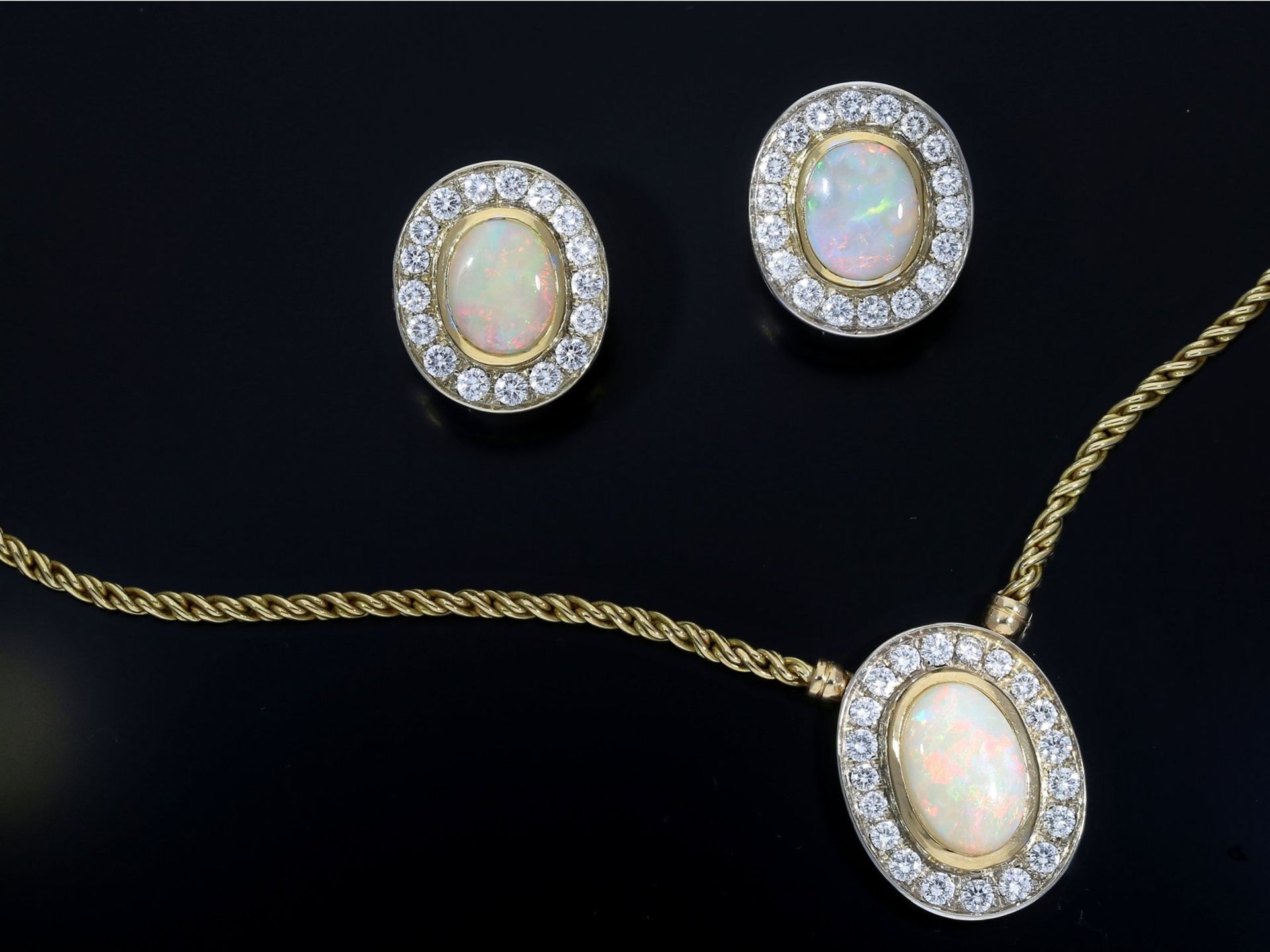 Kette/Collier/Ohrschmuck: sehr dekoratives, wertvolles Opal/Brillant-Goldschmiede-Collier mit