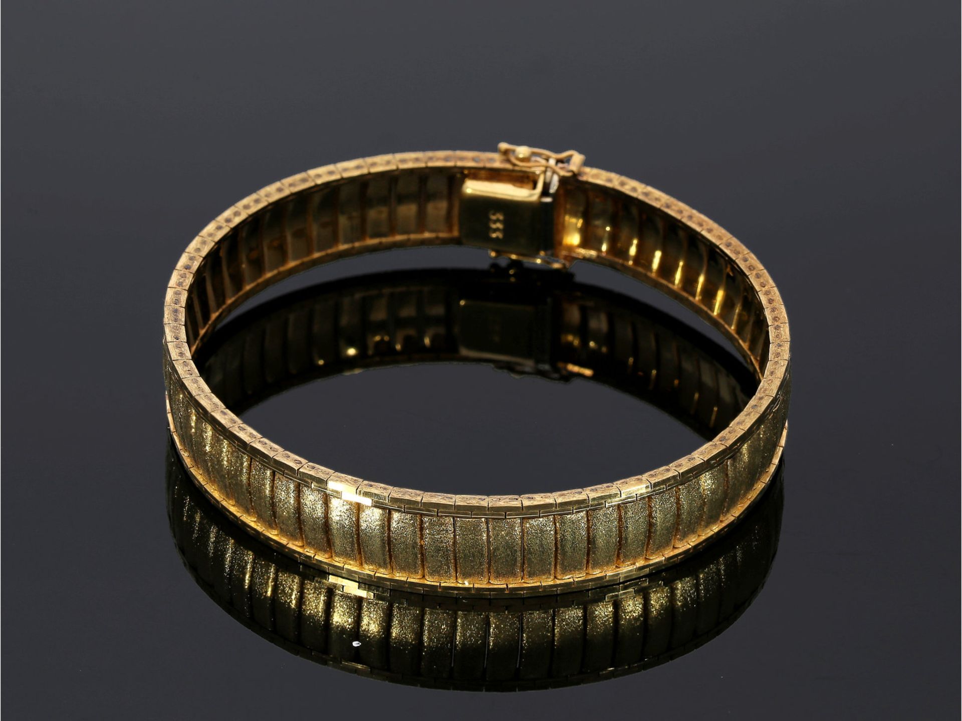 Armband: ausgefallenes, neuwertiges vintage GoldschmiedearmbandCa. 18,5cm lang, ca. 11mm breit,