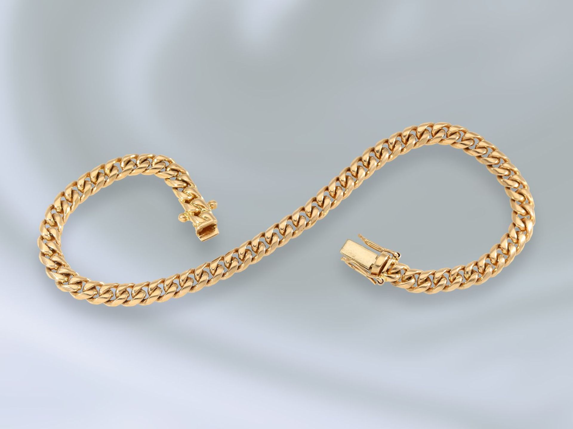 Armband: solides und sehr schön erhaltenes Goldschmiede-Panzerarmband, Handarbeit, 18K GoldCa.