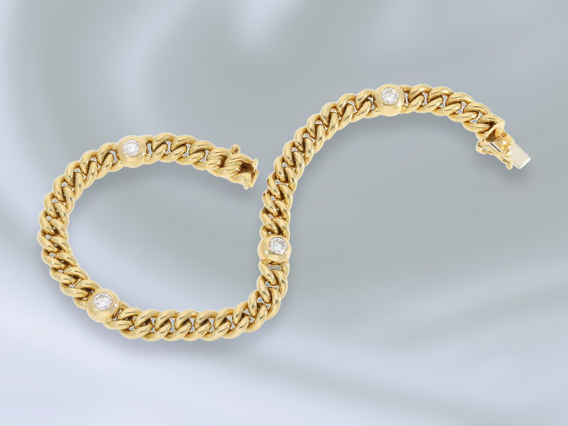 Armband: modern gearbeitetes und sehr massives Brillant/Rundpanzer-Armband aus 18K Gold, ca. 0,