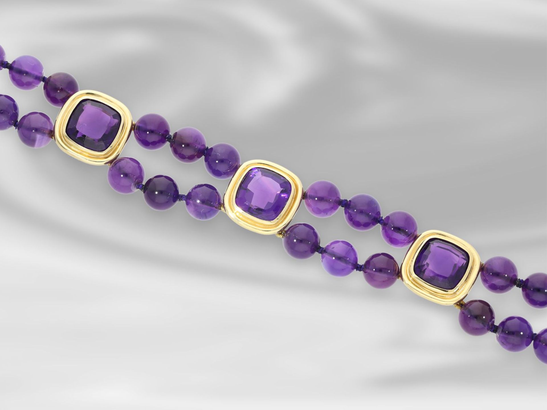 Armband: interessantes und sehr dekorativ gefertigtes Amethyst-Armband, hochwertige Handarbeit, - Bild 3 aus 5