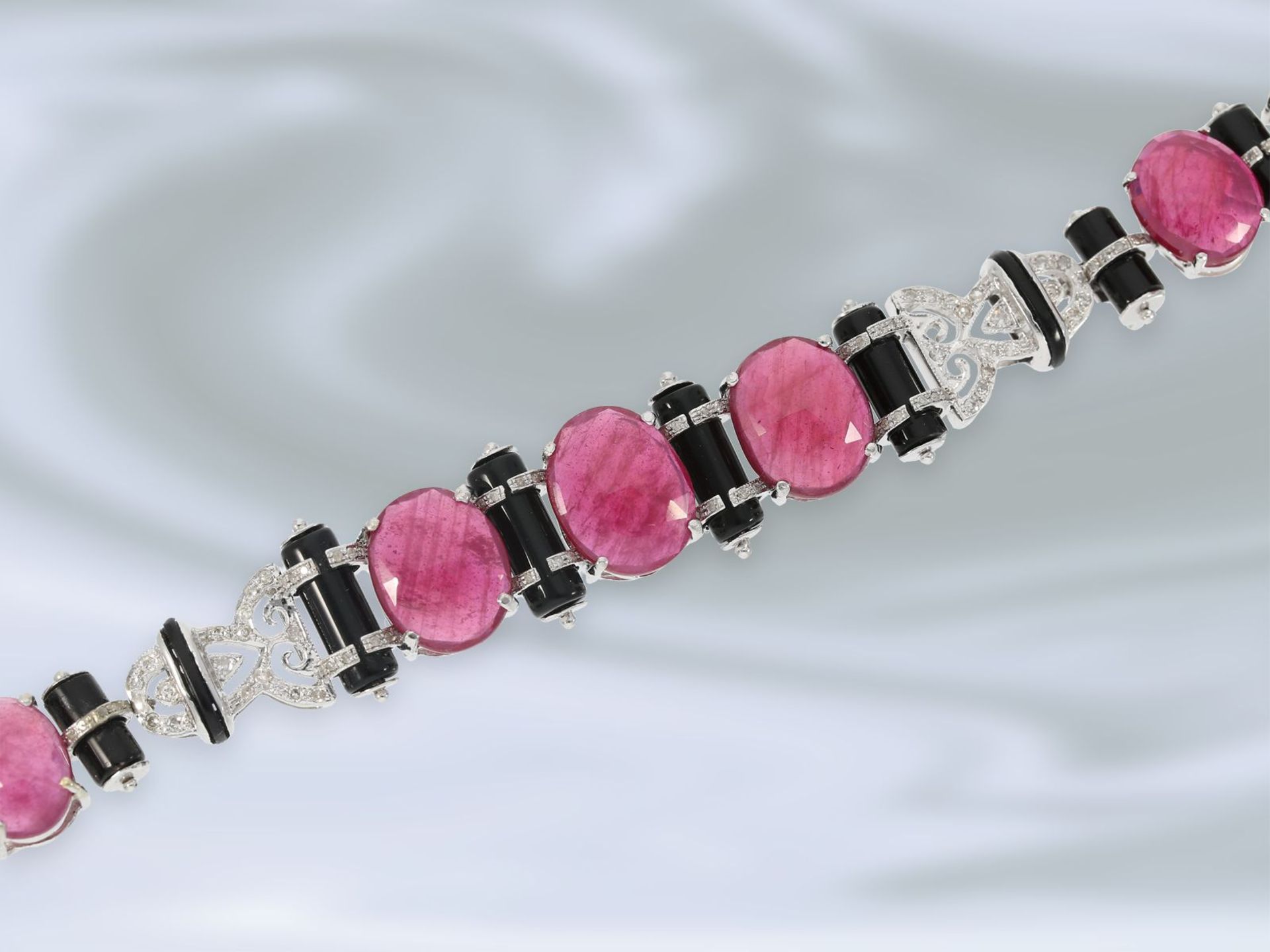 Armband: außergewöhnliches, dekoratives Designer-Armband im Stil des Art déco, reicher Diamant-/ - Bild 2 aus 3