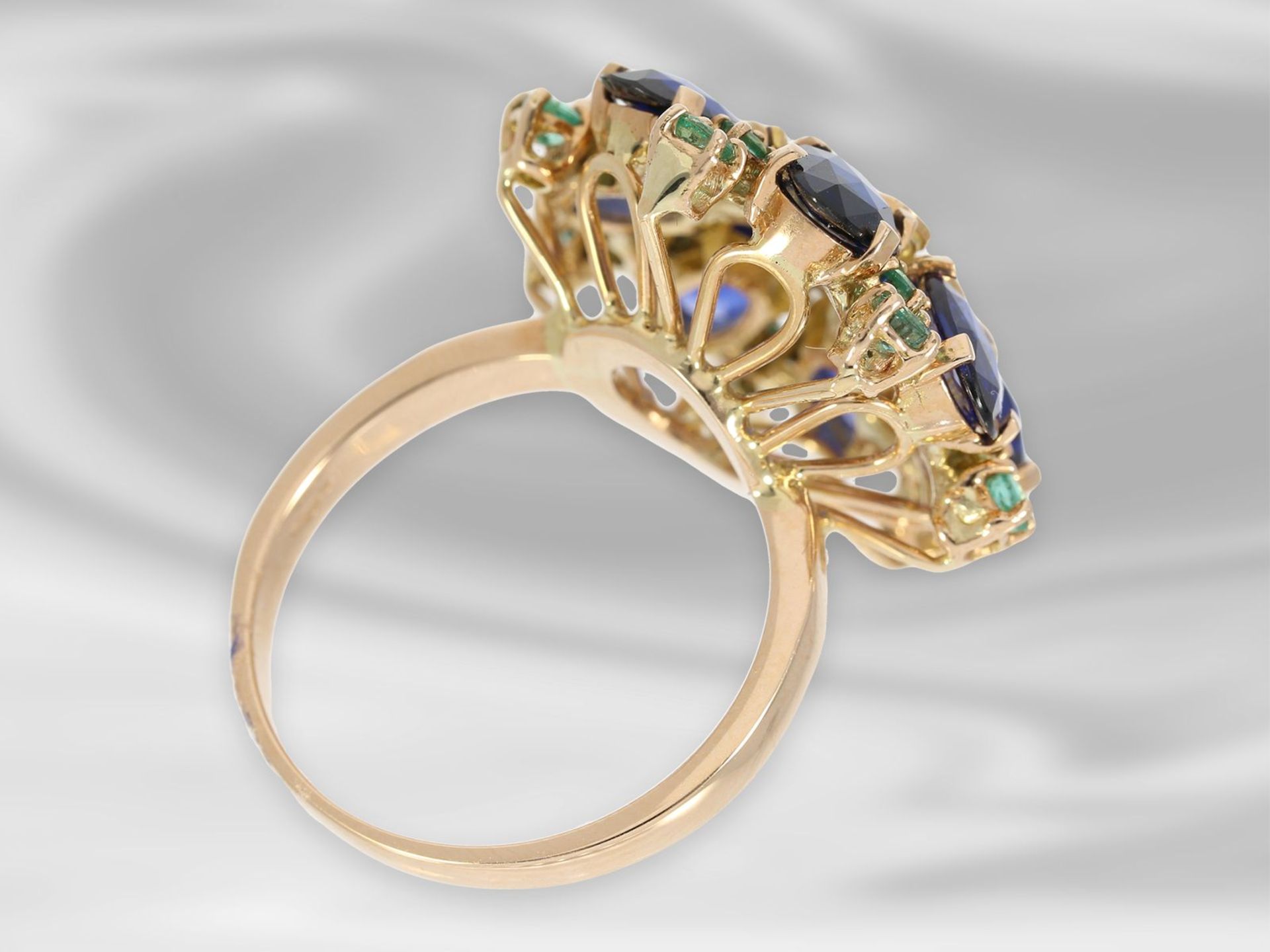 Ring: neuwertiger, 14K goldener vintage Blütenring mit Diamant-/Farbstein-BesatzCa. Ø18,5mm, RG59, - Bild 3 aus 3