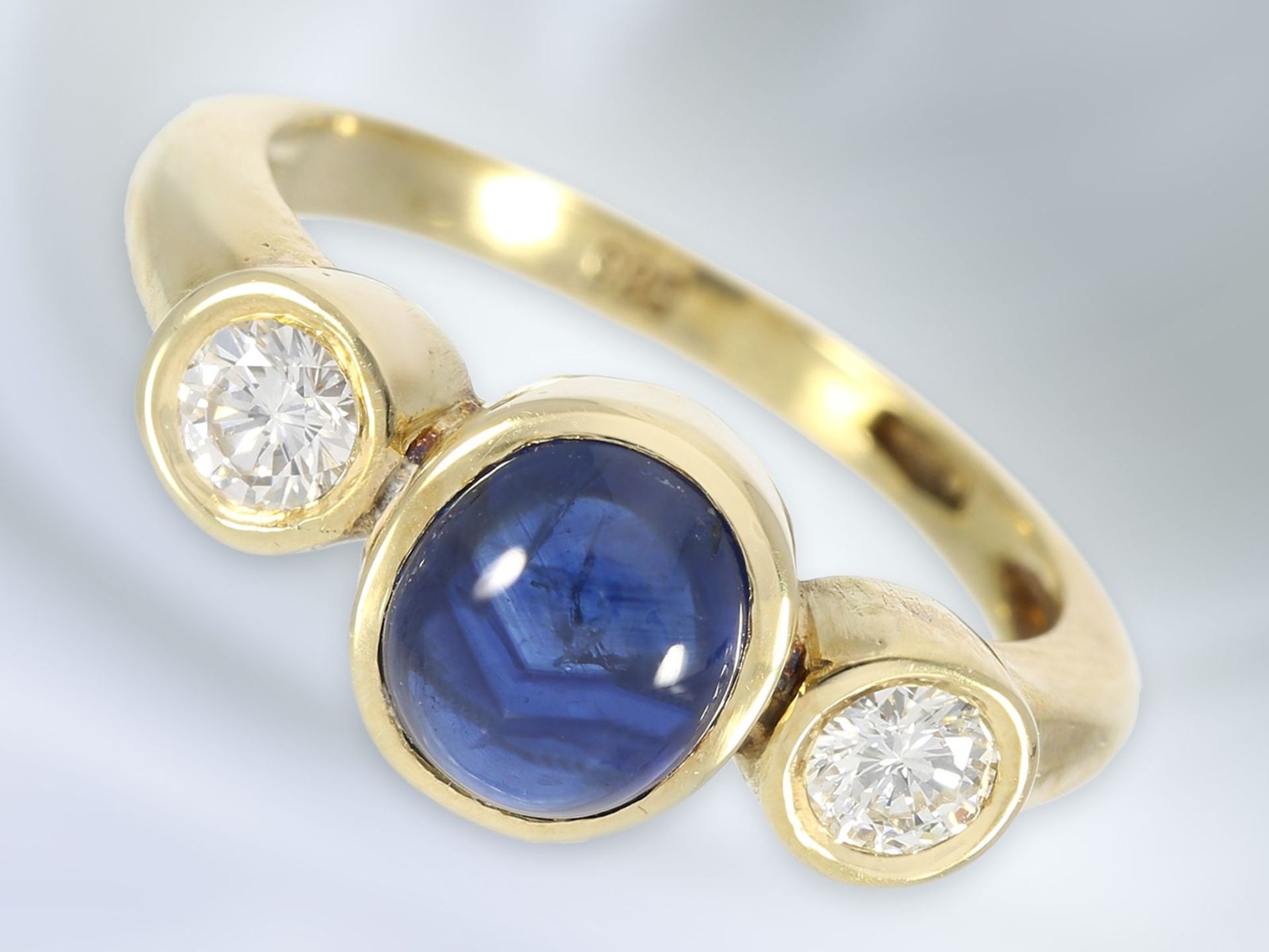 Ring: feiner vintage Damenring mit Saphir/Brillantbesatz, 14K GoldCa. Ø16mm, RG51, ca. 4,3g, 14K