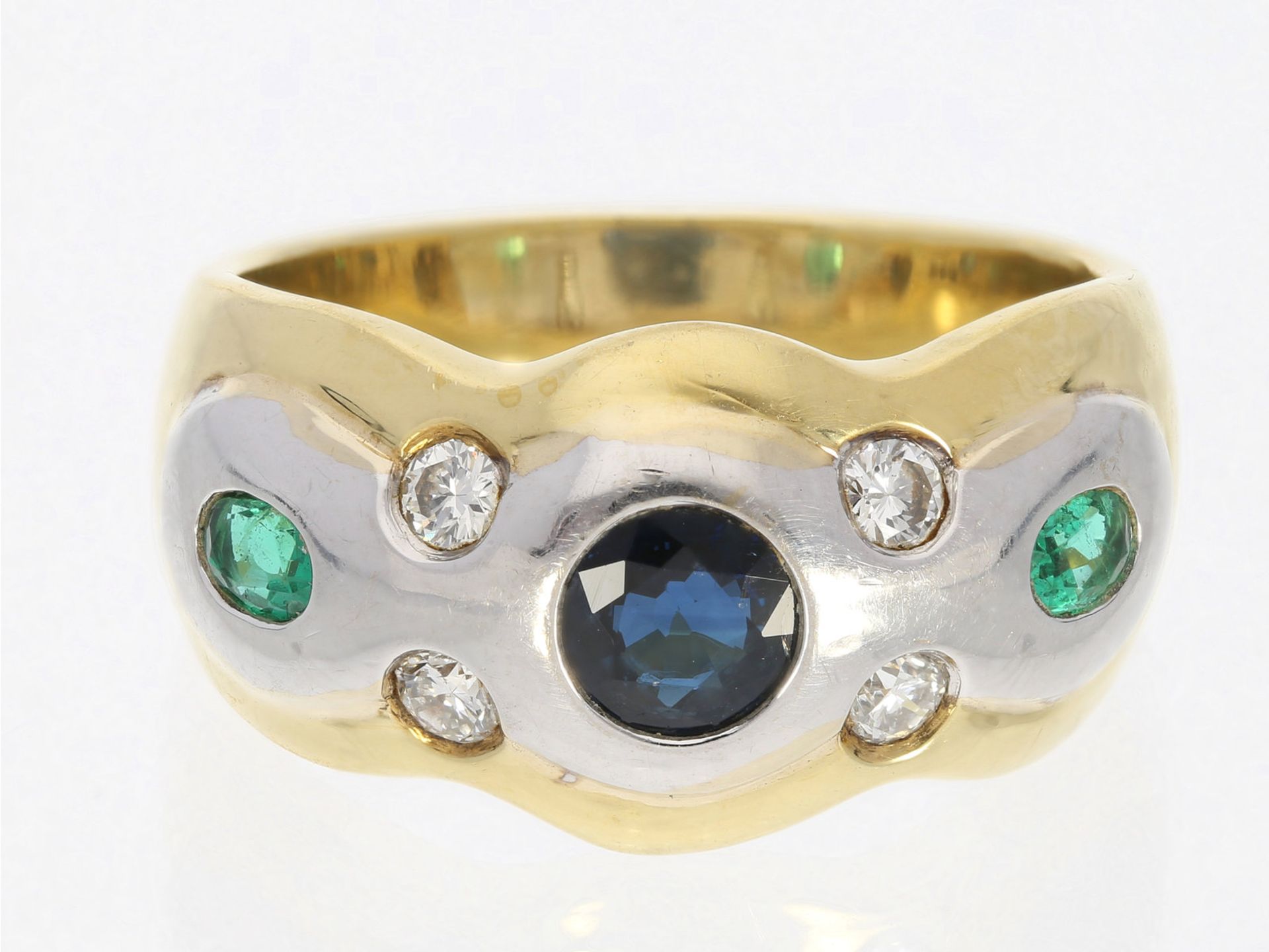 Ring: geschmackvoll gefertigter Saphir/Smaragd/Brillant-GoldschmiederingCa. Ø17mm, RG54, ca. 9,3g,