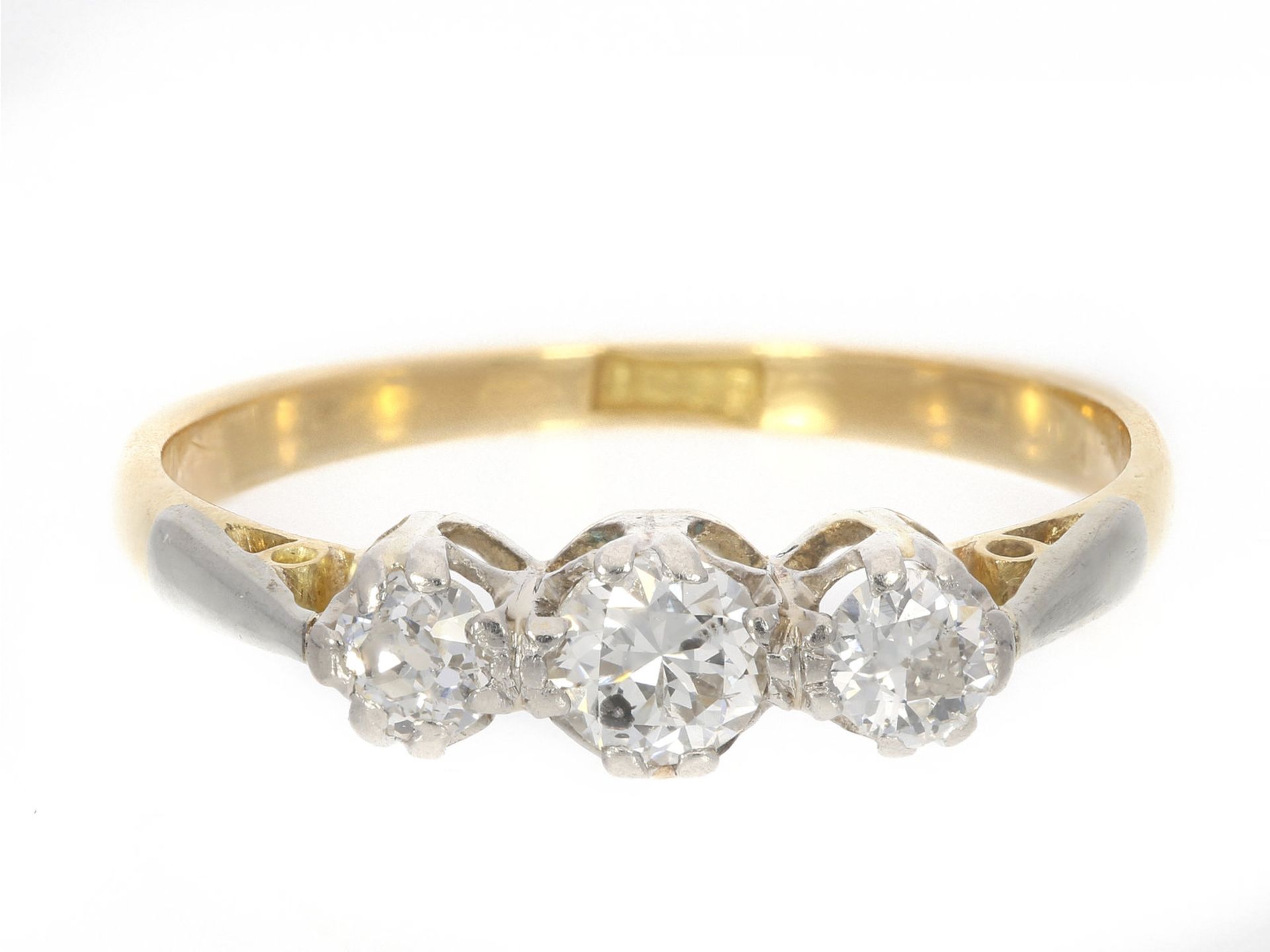 Ring: antiker Goldschmiedering mit 3 Altschliff-Diamanten, ca. 0,4ct, um 1930Ca. Ø17mm, RG54, ca.