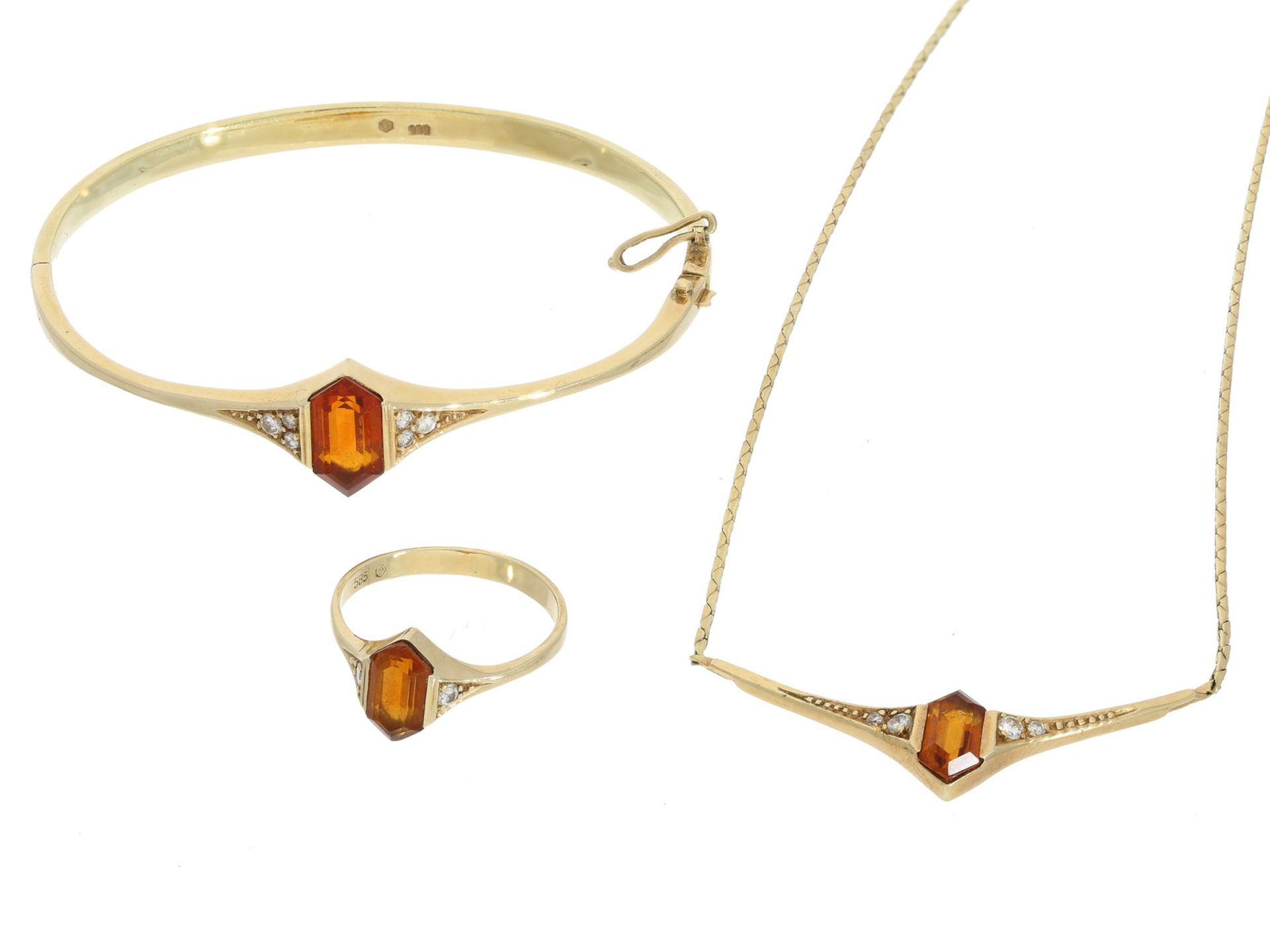 Schmuckset: dekoratives vintage Citrinschmuckset mit Brillanten, 14K Gelbgold1. Citrinring: ca.