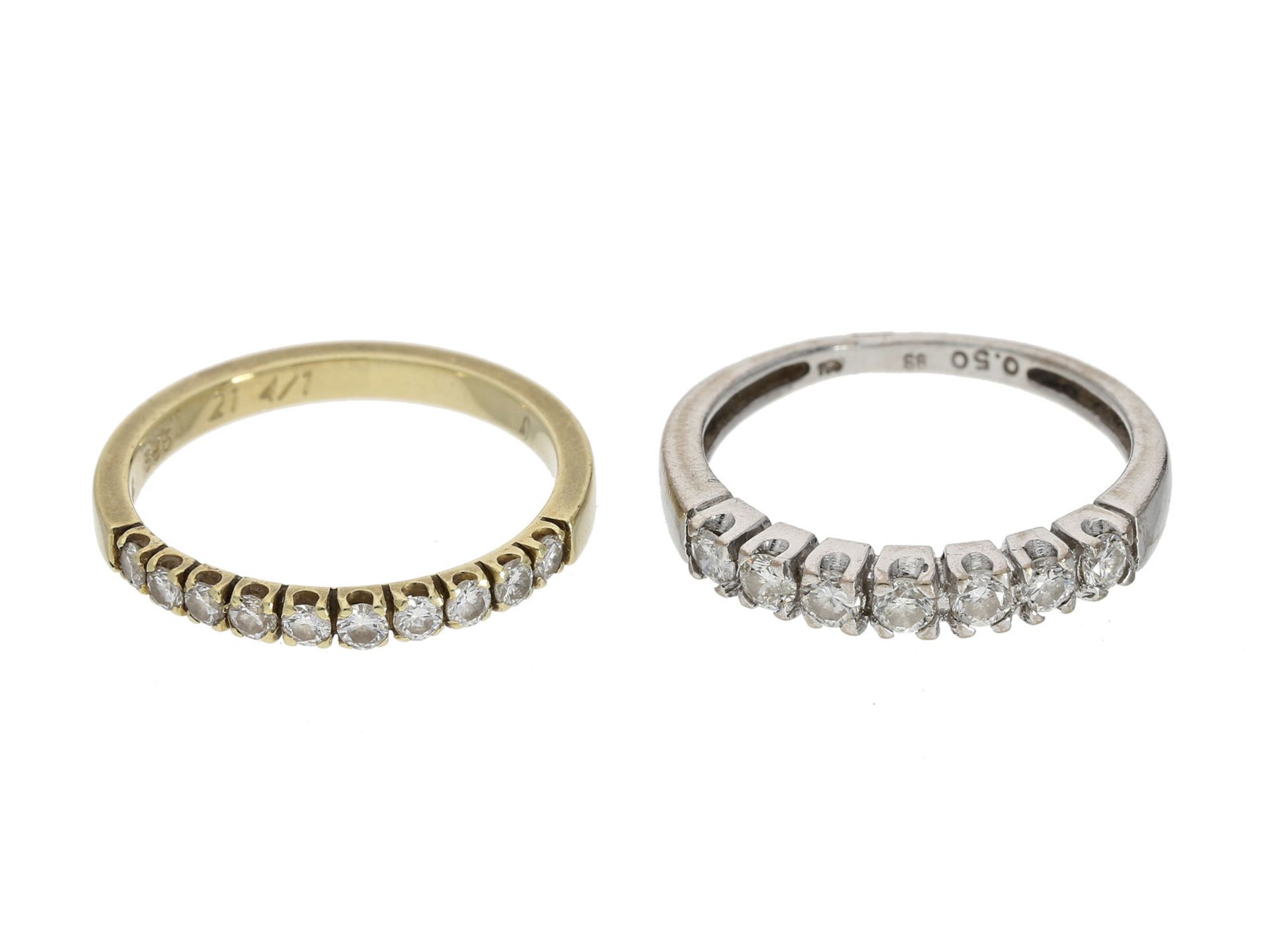 Ring: 2 vintage Halbmemoire-Ringe mit Brillantbesatz1. Ring ca. Ø18mm, RG57, ca. 3,5g, 18K Weißgold,