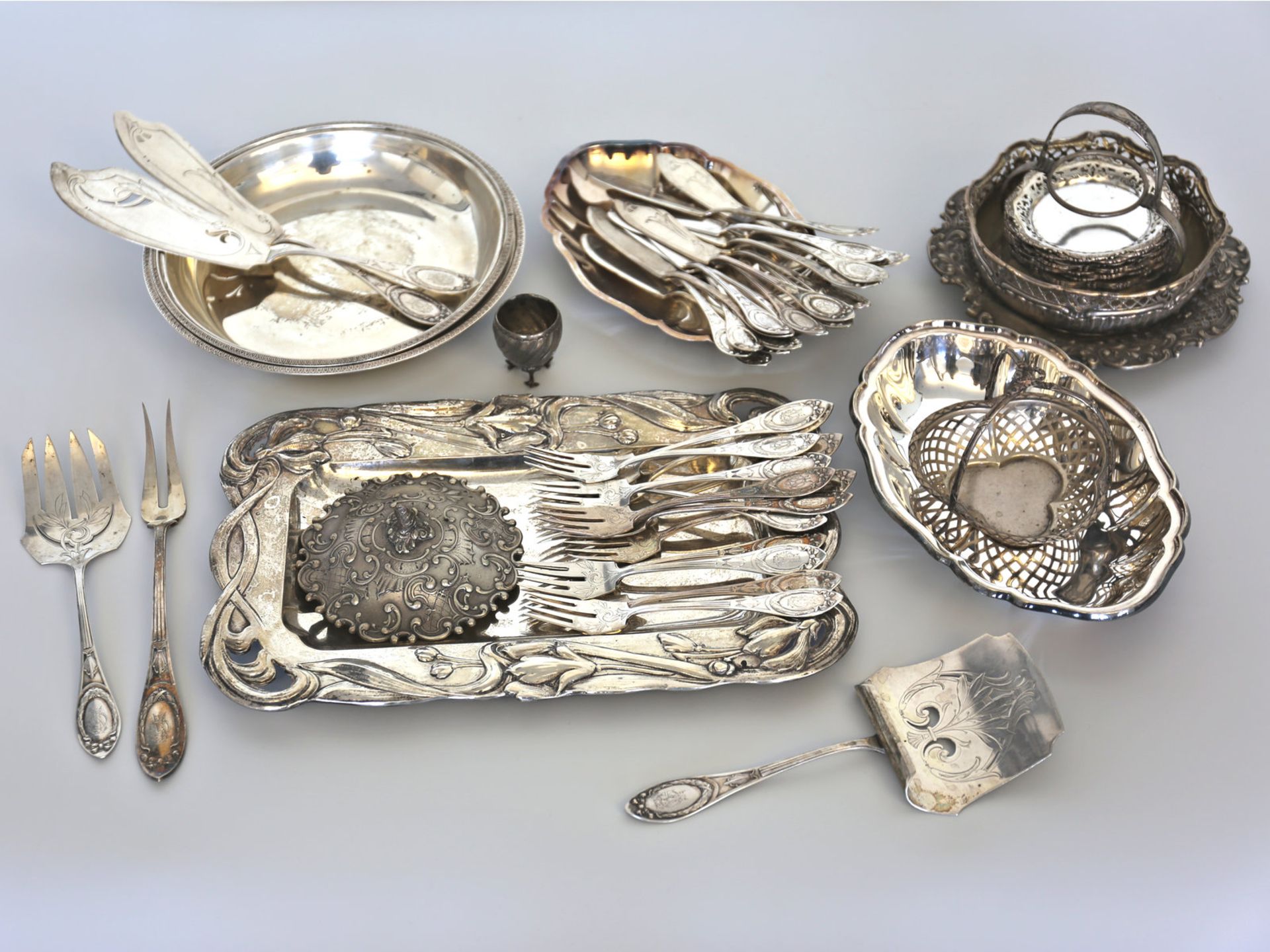 Silber: großes Konvolut Tafelsilber, Ziergegenstände, Besteck etc., vintage/antikZusammen ca. 5,5kg,