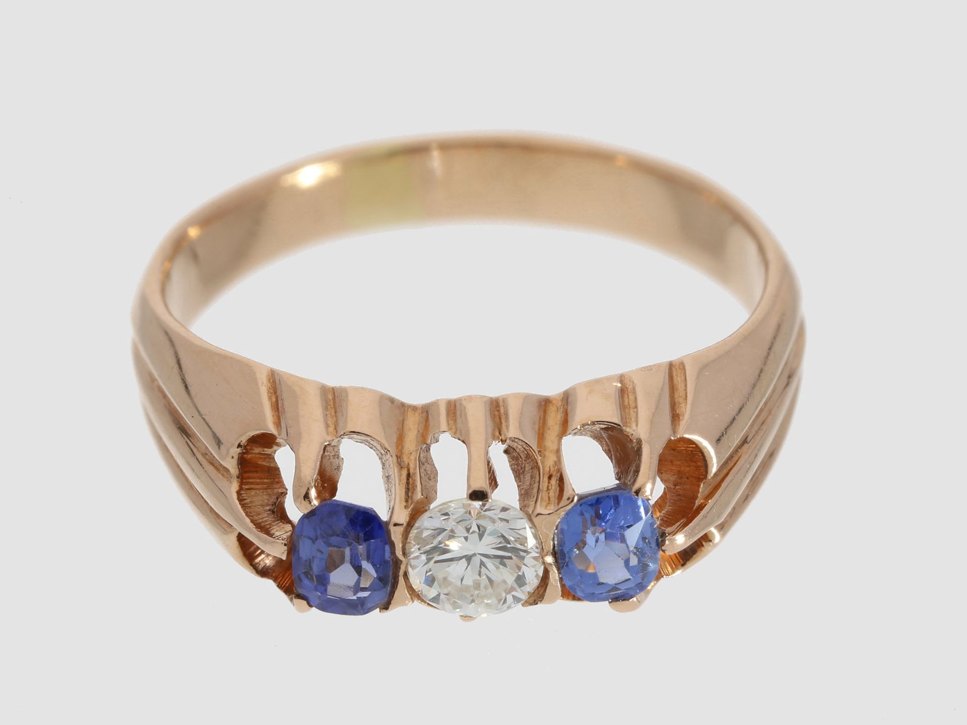 Ring: rotgoldener vintage Ring mit Saphiren und feinem BrillantCa. Ø17mm, RG54, ca. 4,3g, 14K