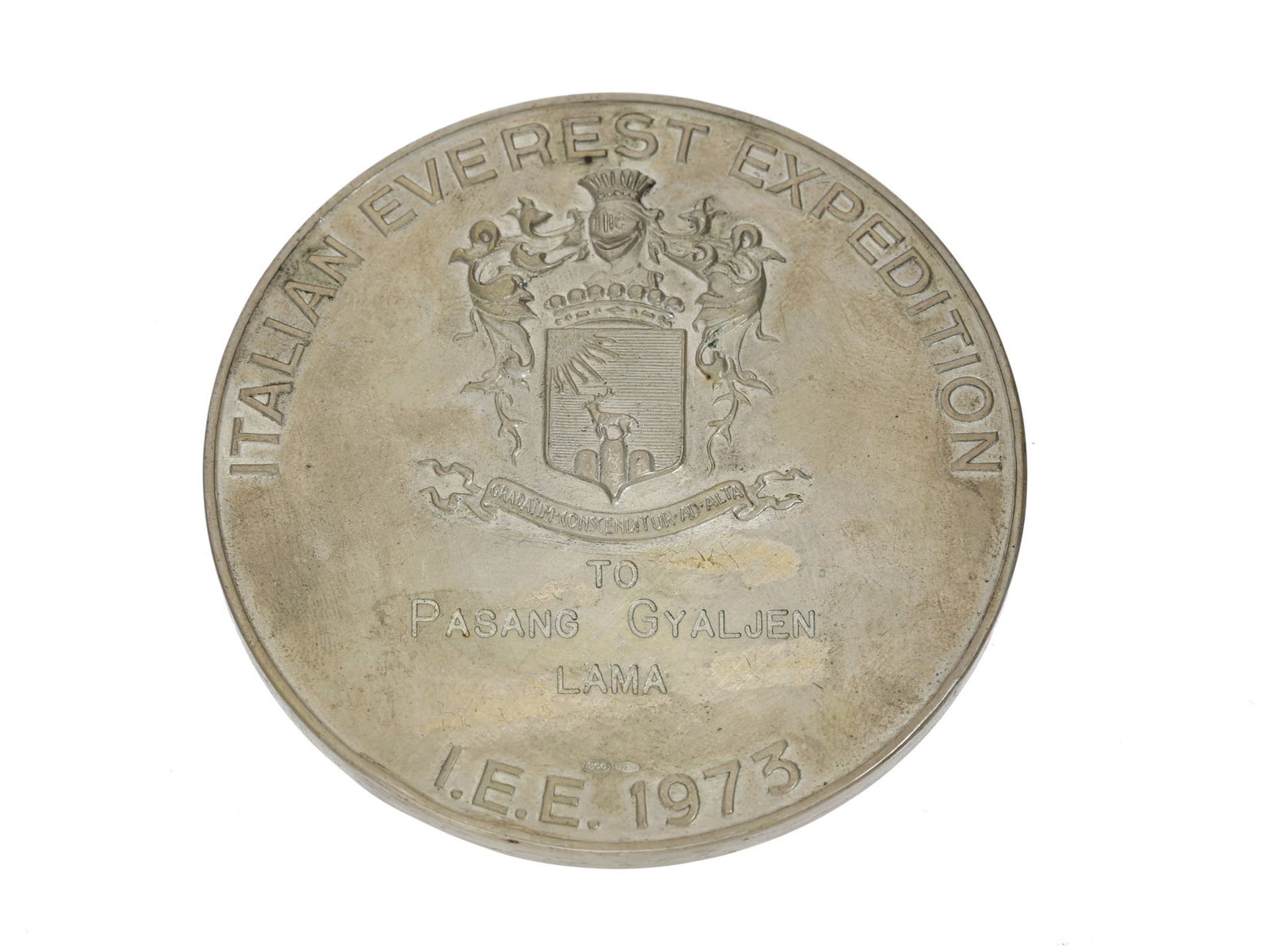 Medaille: interessante, seltene Silbermedaille "Italian Everest Expedition 1973"Ca. Ø70mm, ca. 182g,