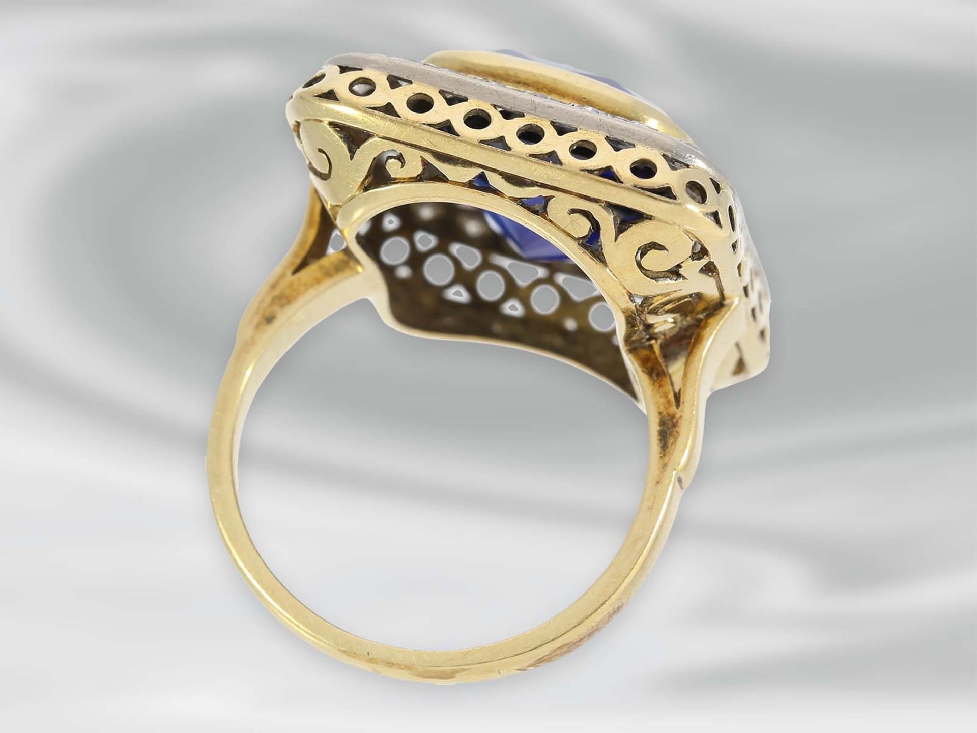 Ring: großer dekorativer Ring mit Diamanten und blauem Farbstein, 14K Gold, möglicherweise aus der - Bild 3 aus 4
