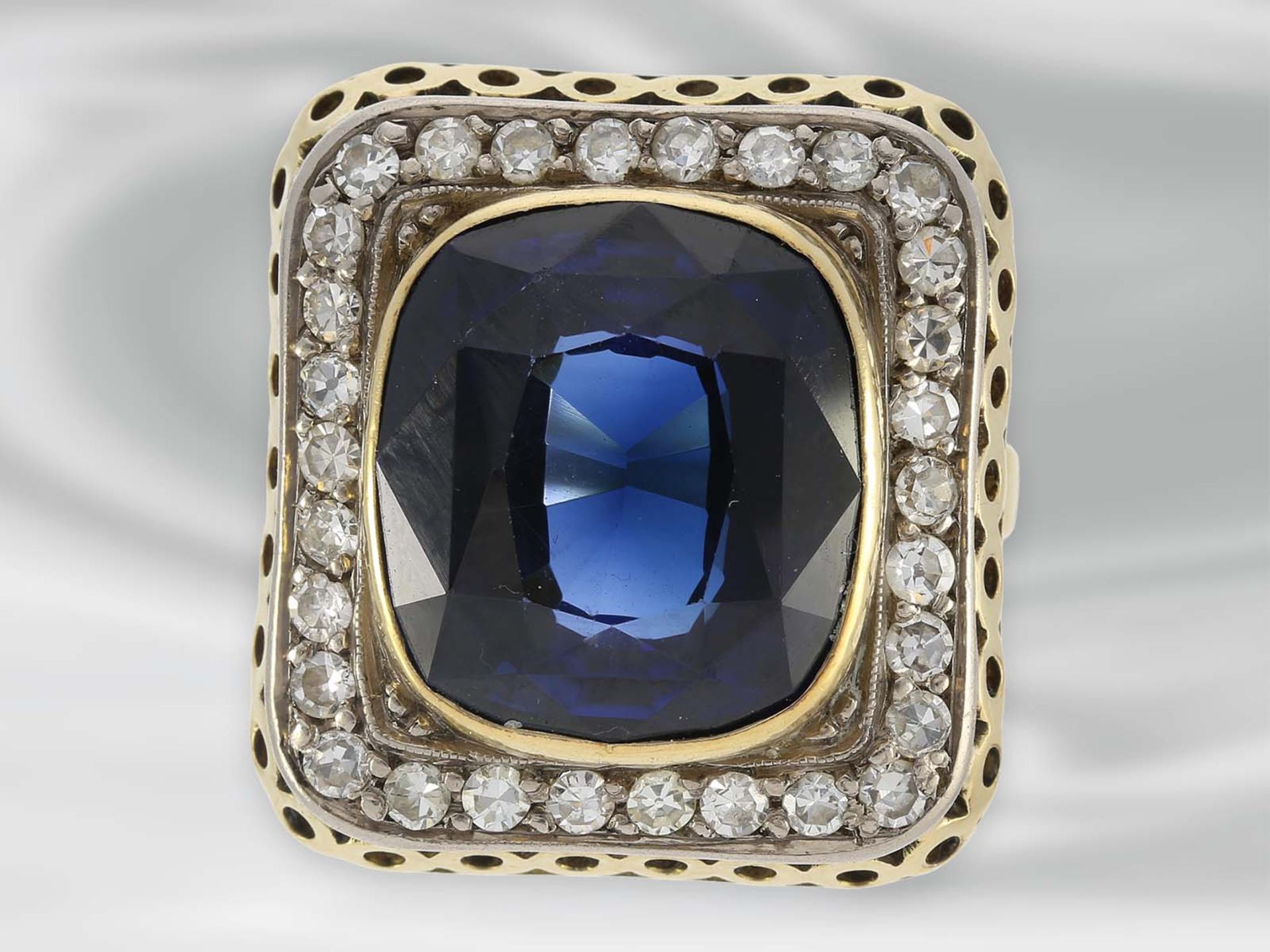 Ring: großer dekorativer Ring mit Diamanten und blauem Farbstein, 14K Gold, möglicherweise aus der