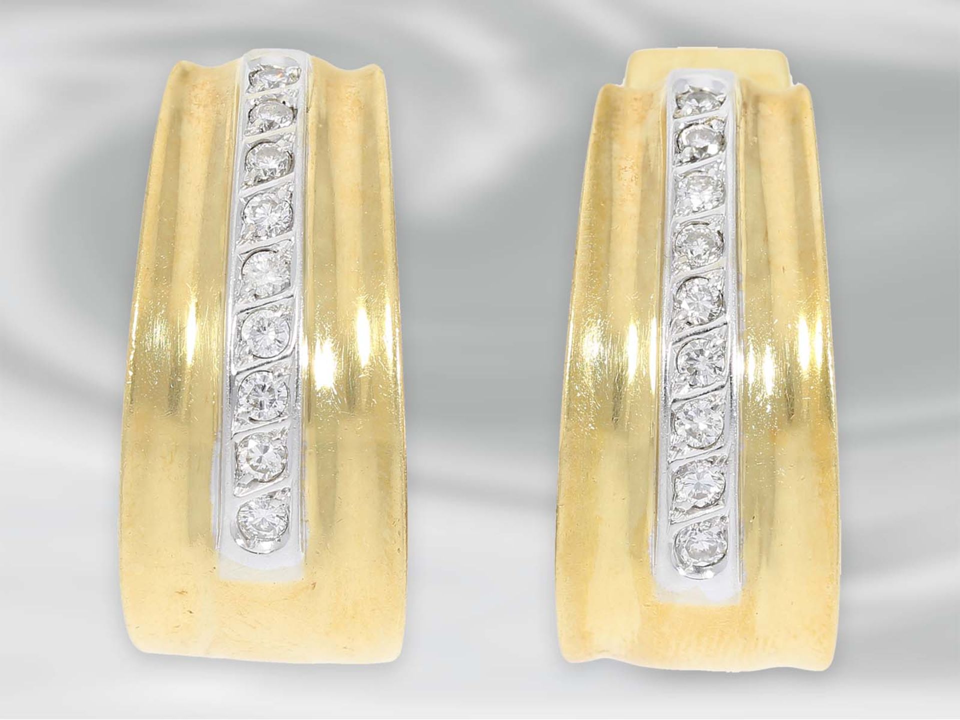 Ohrschmuck: attraktive vintage Creolen mit Brillanten, ca. 0,48ct, 18K GelbgoldCa. 22,5mm lang, 11mm