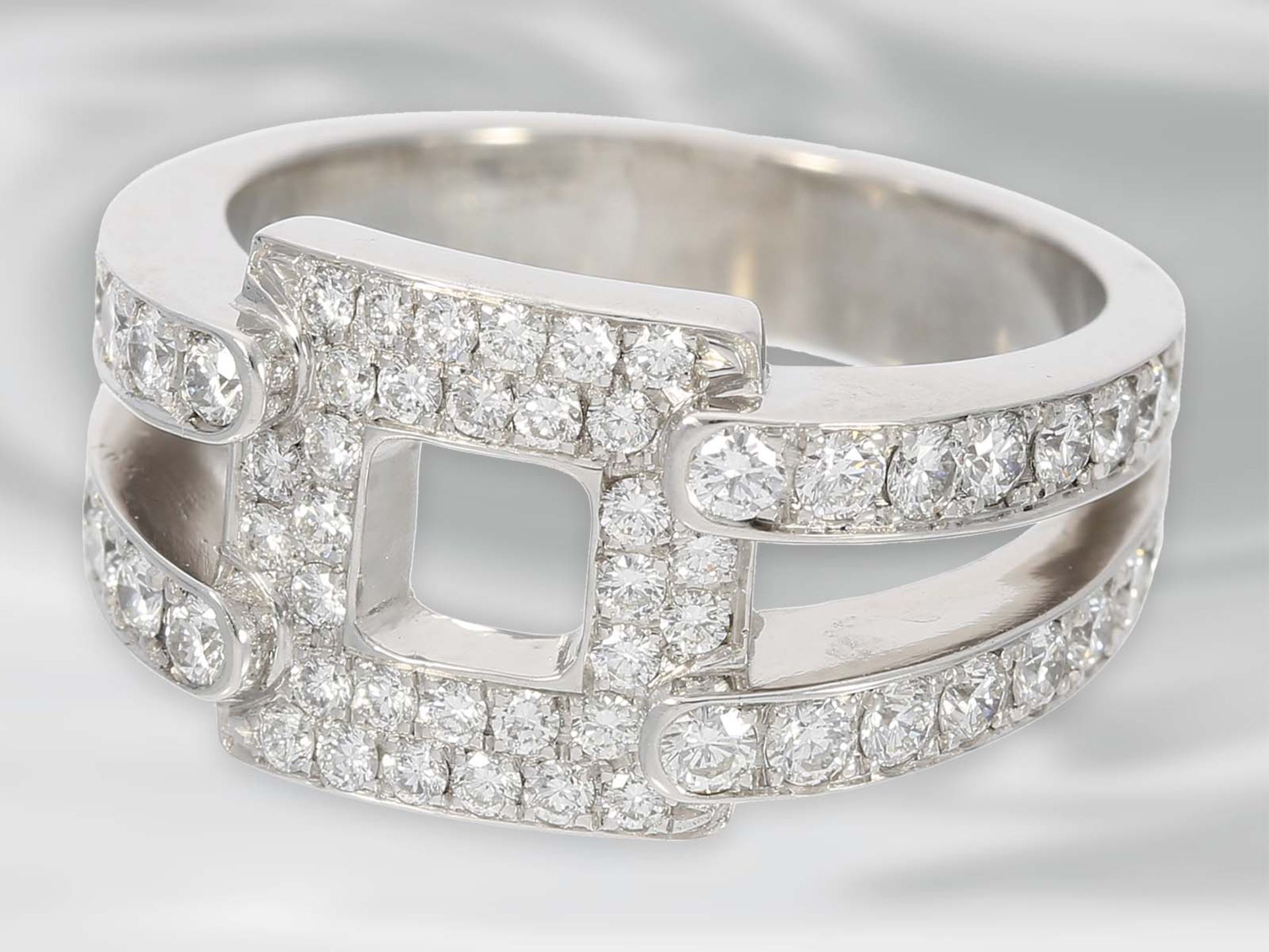Ring: sehr attraktiver Weißgoldring in modernem Design, Brillanten von ca. 1,23ct, 18K Weißgold, - Bild 2 aus 3